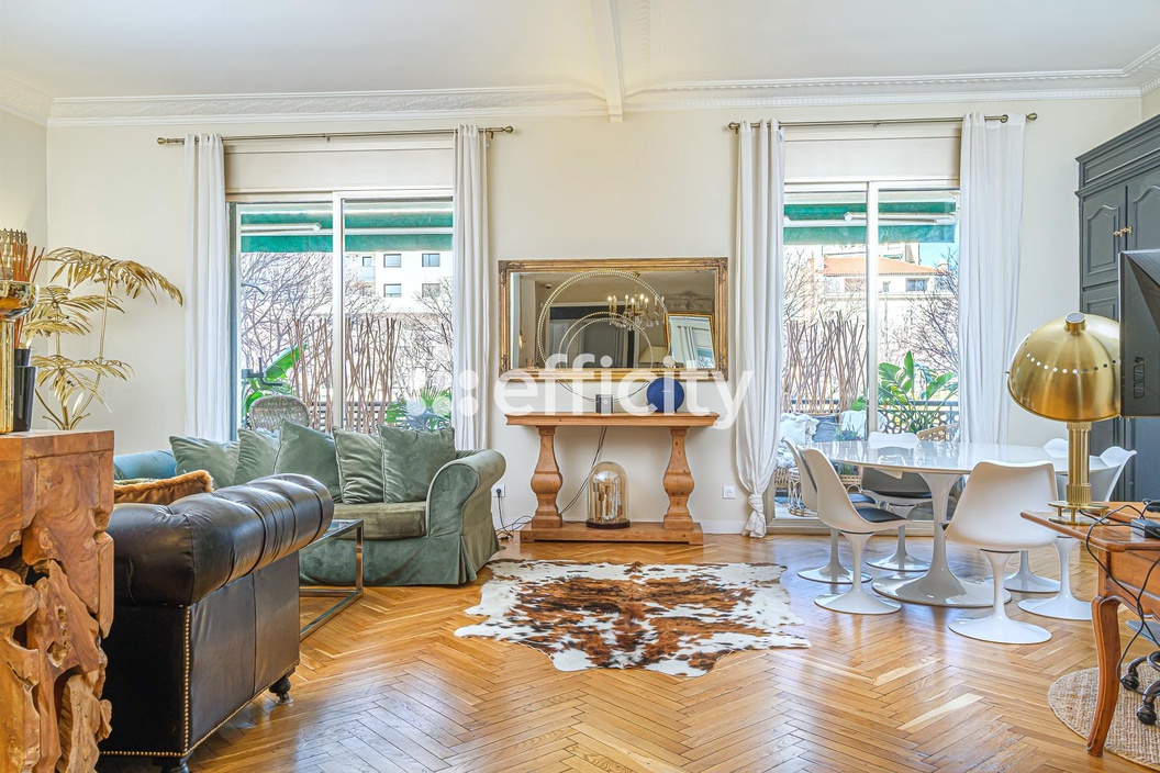 appartement 3 pièces - 110m2 à Marseille (13008)