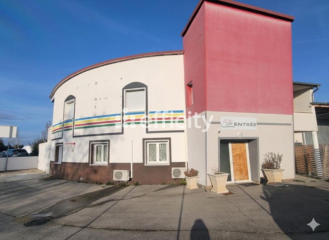local commercial  - 510m2 à Mours-Saint-Eusèbe (26540)