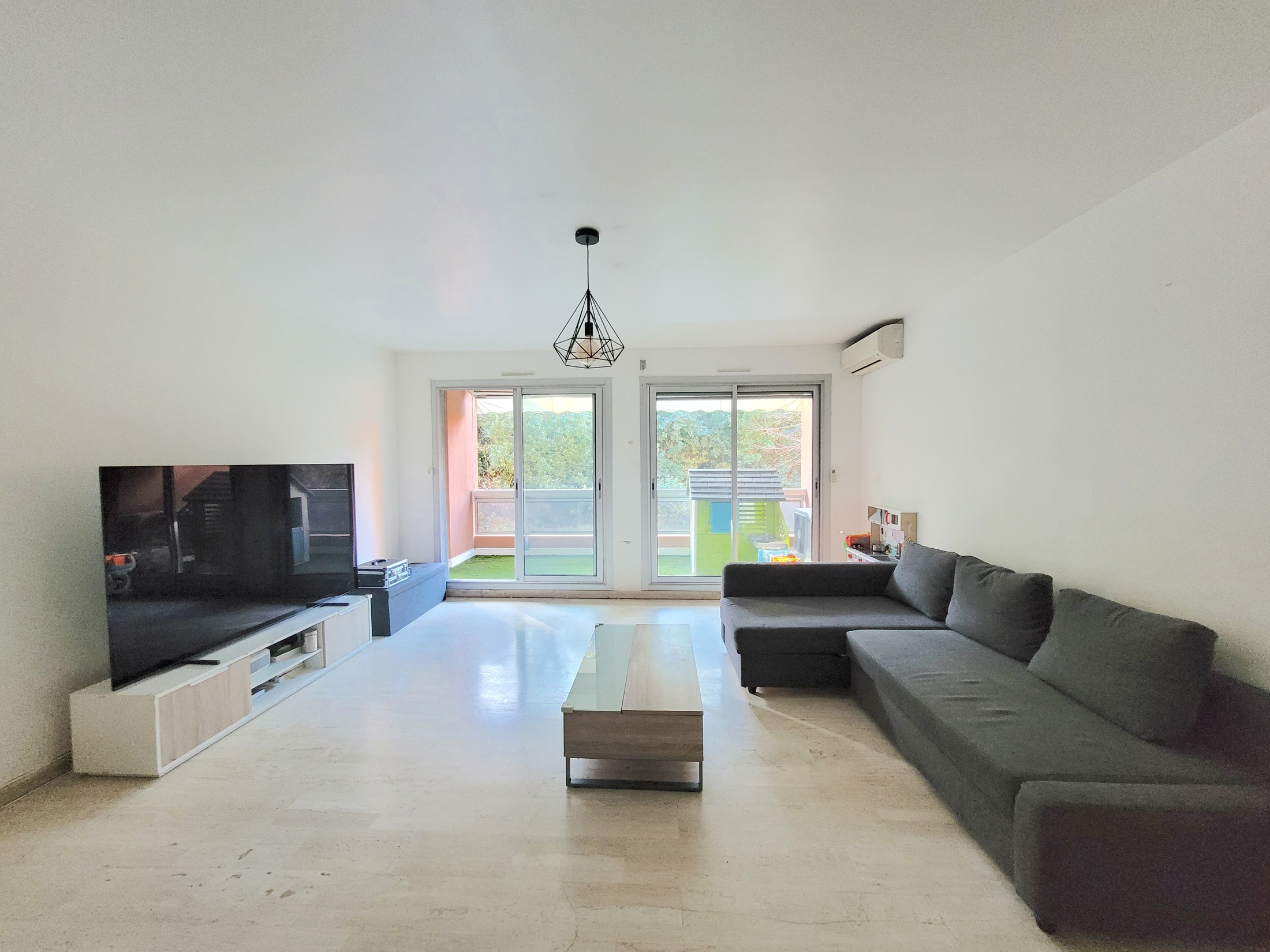 appartement 3 pièces - 81m2 à Marseille (13009)