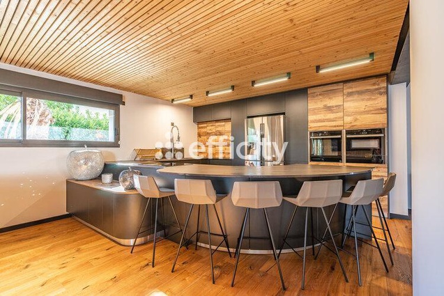 Achat immobilier Maison 14 pièces  686m2 à Villenave-d'Ornon (33140) - Photo n°4