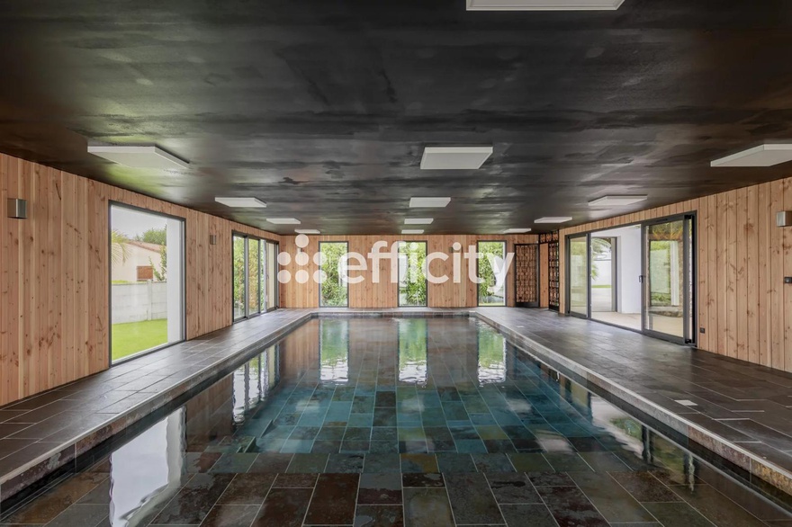 maison 14 pièces - 686m2 à Villenave-d'Ornon (33140)