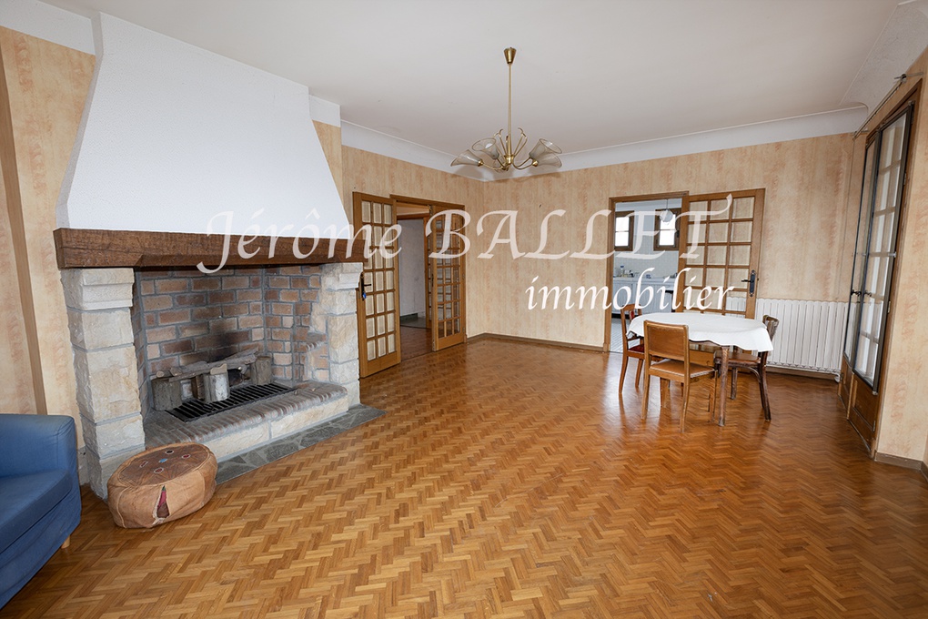 Achat immobilier Maison 5 pièces  160m2 à Naucelle (12800) - Photo n°1