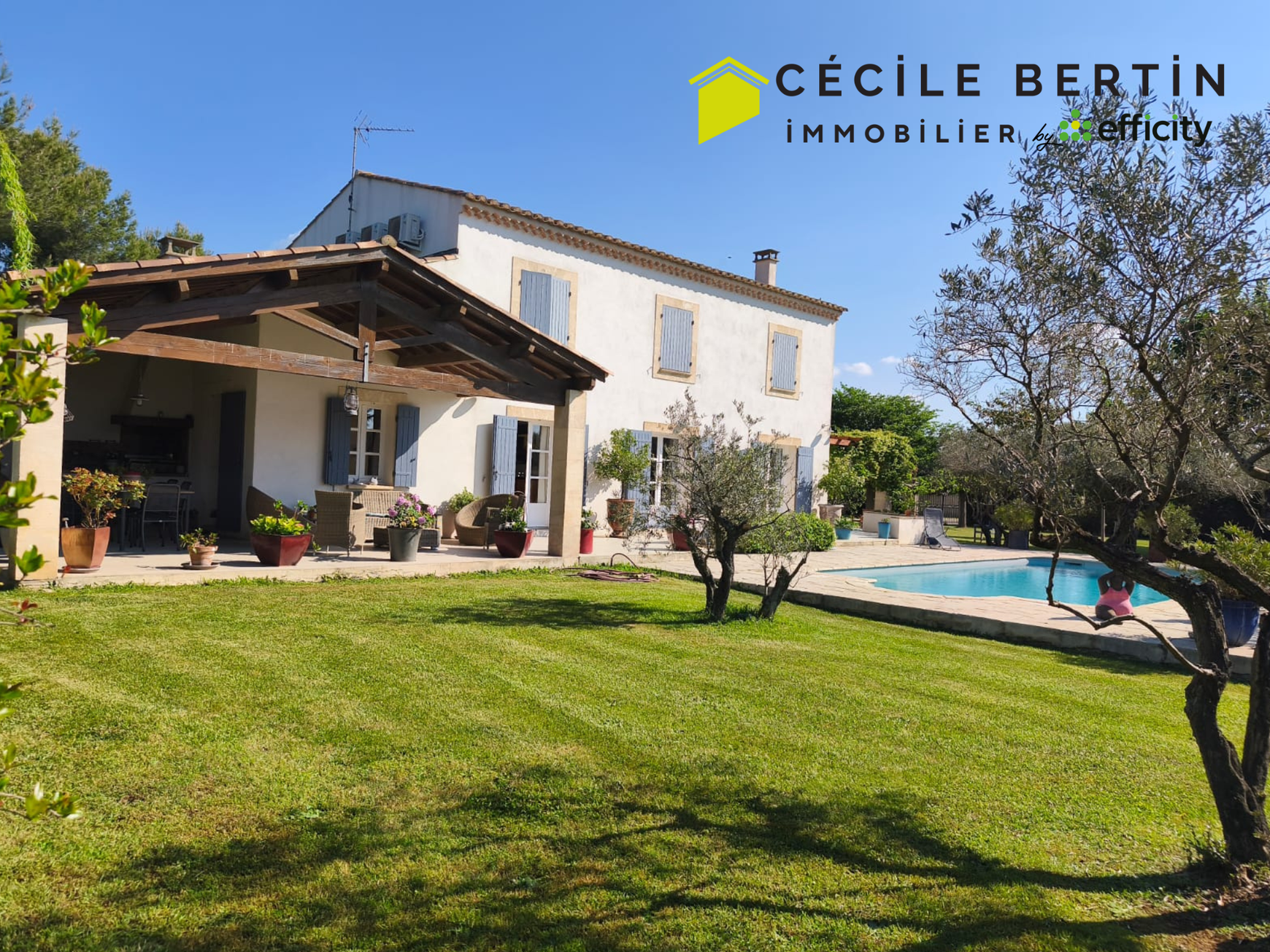 Achat immobilier Maison 7 pièces  198m2 à Arles (13200) - Photo n°1