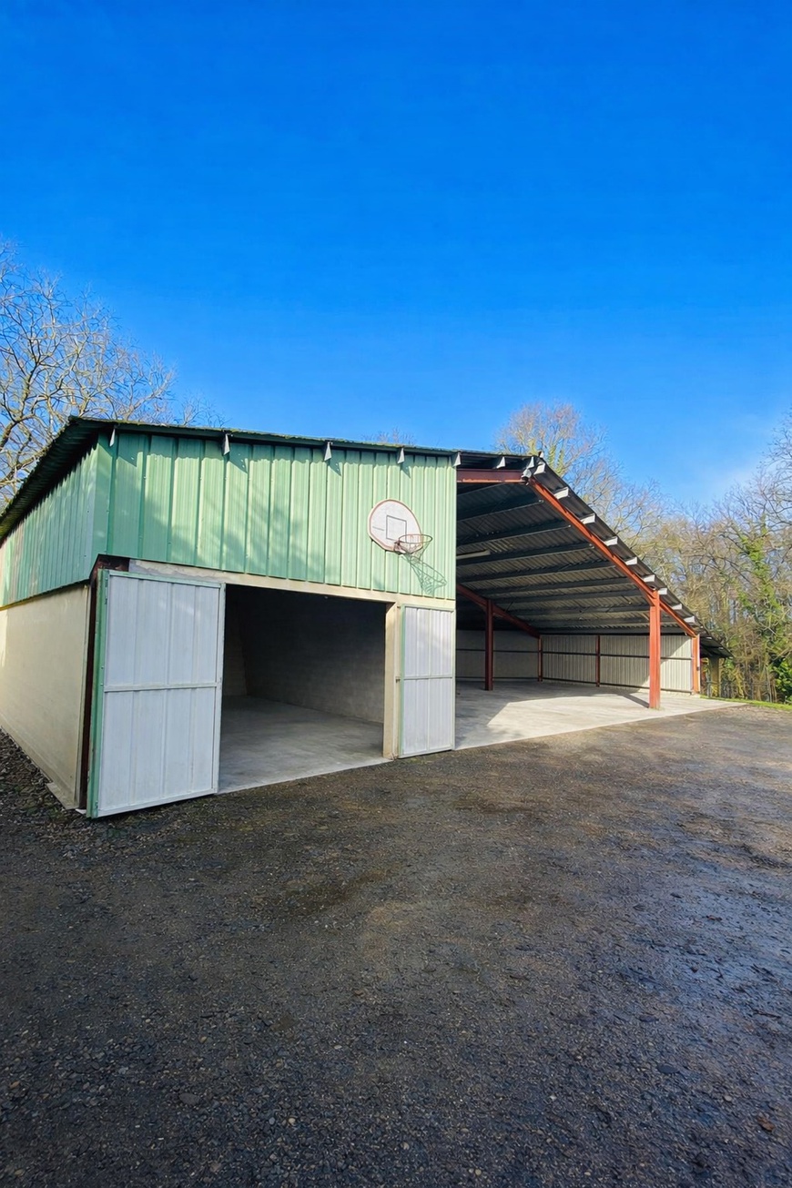 Achat immobilier Parking   210m2 à Saint-Maurice-sur-Adour (40270) - Photo n°1