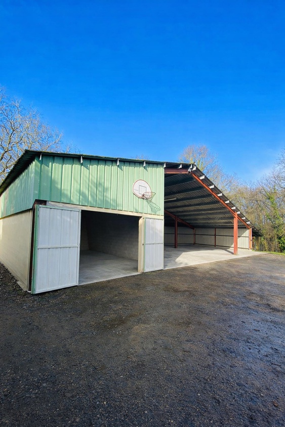 parking  - 210m2 à Saint-Maurice-sur-Adour (40270)