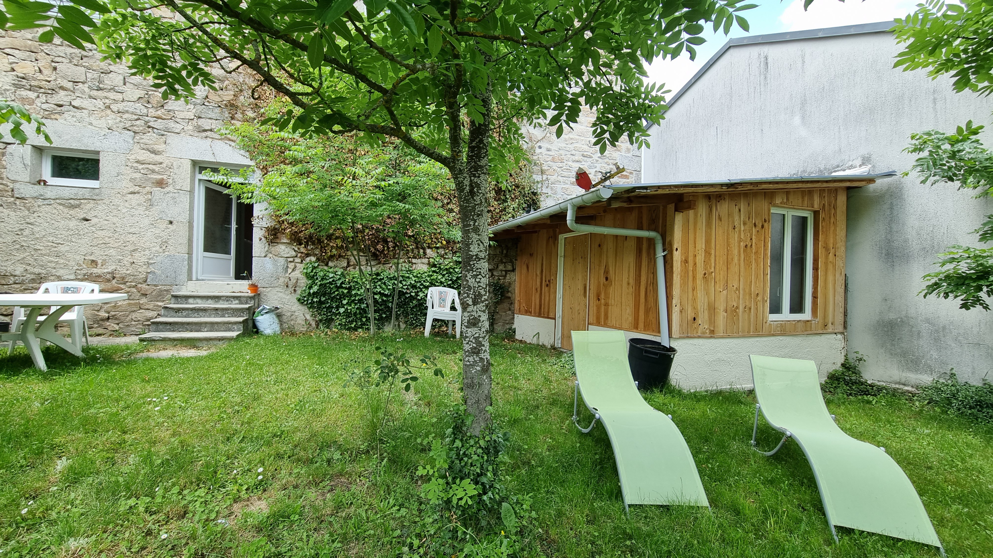 Achat immobilier Immeuble 10 pièces  150m2 à Saint-Chély-d'Apcher (48200) - Photo n°13