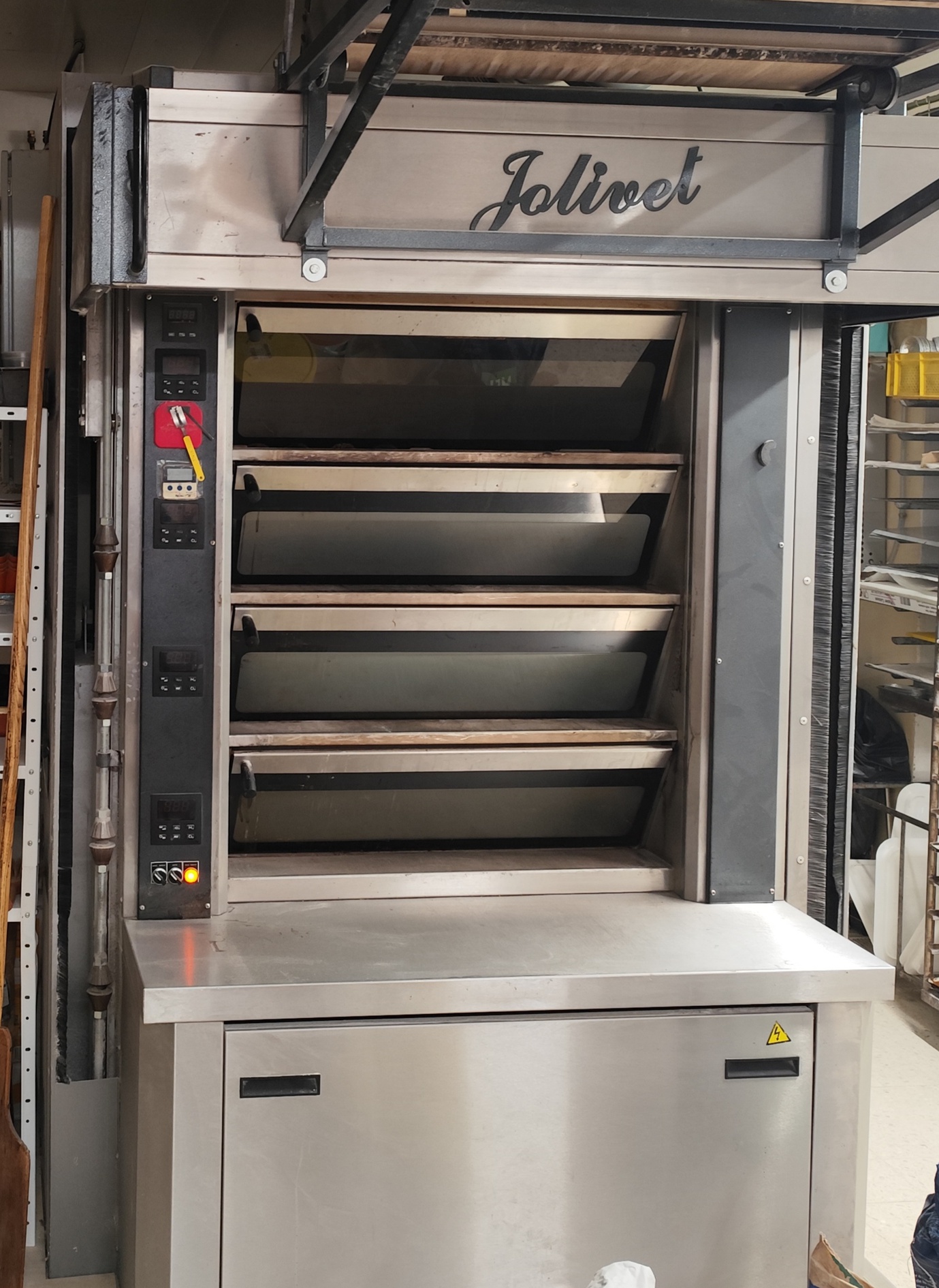 Achat immobilier Fonds de commerce   110m2 à Saintes (17100) - Photo n°1