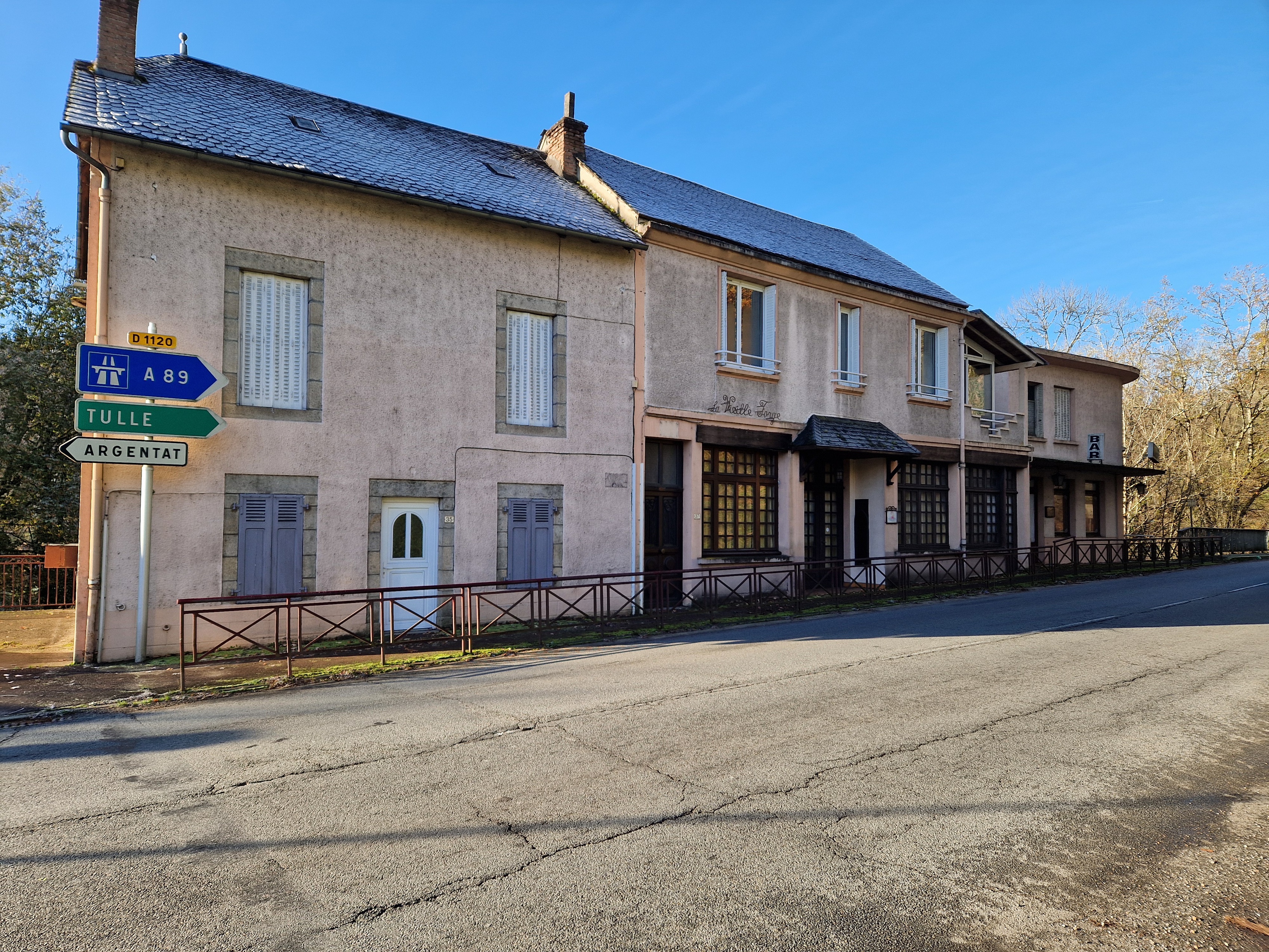Achat immobilier Immeuble   495m2 à Laguenne-sur-Avalouze (19150) - Photo n°1