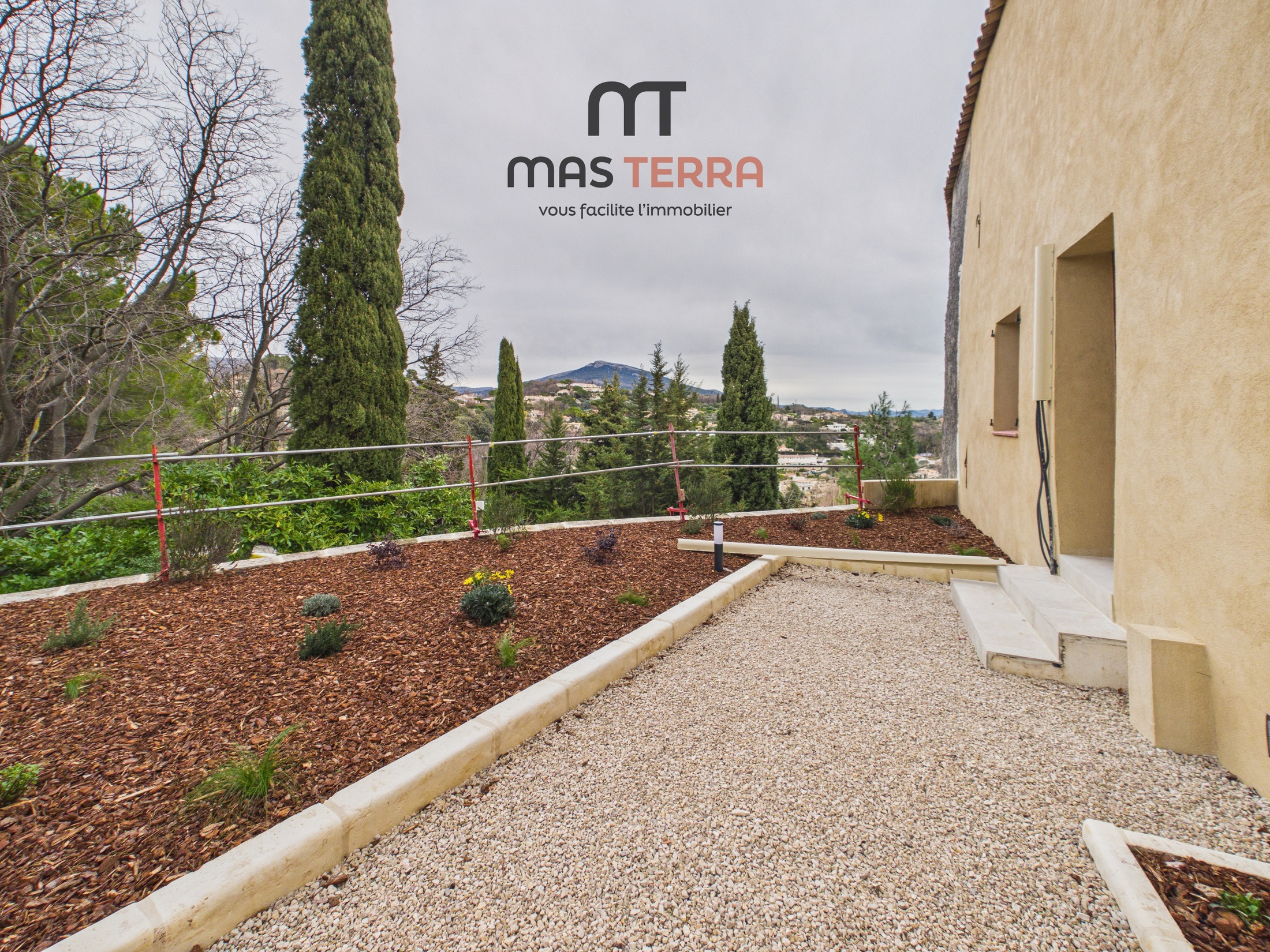 appartement 3 pièces - 80m2 à Châteauneuf-Grasse (06740)