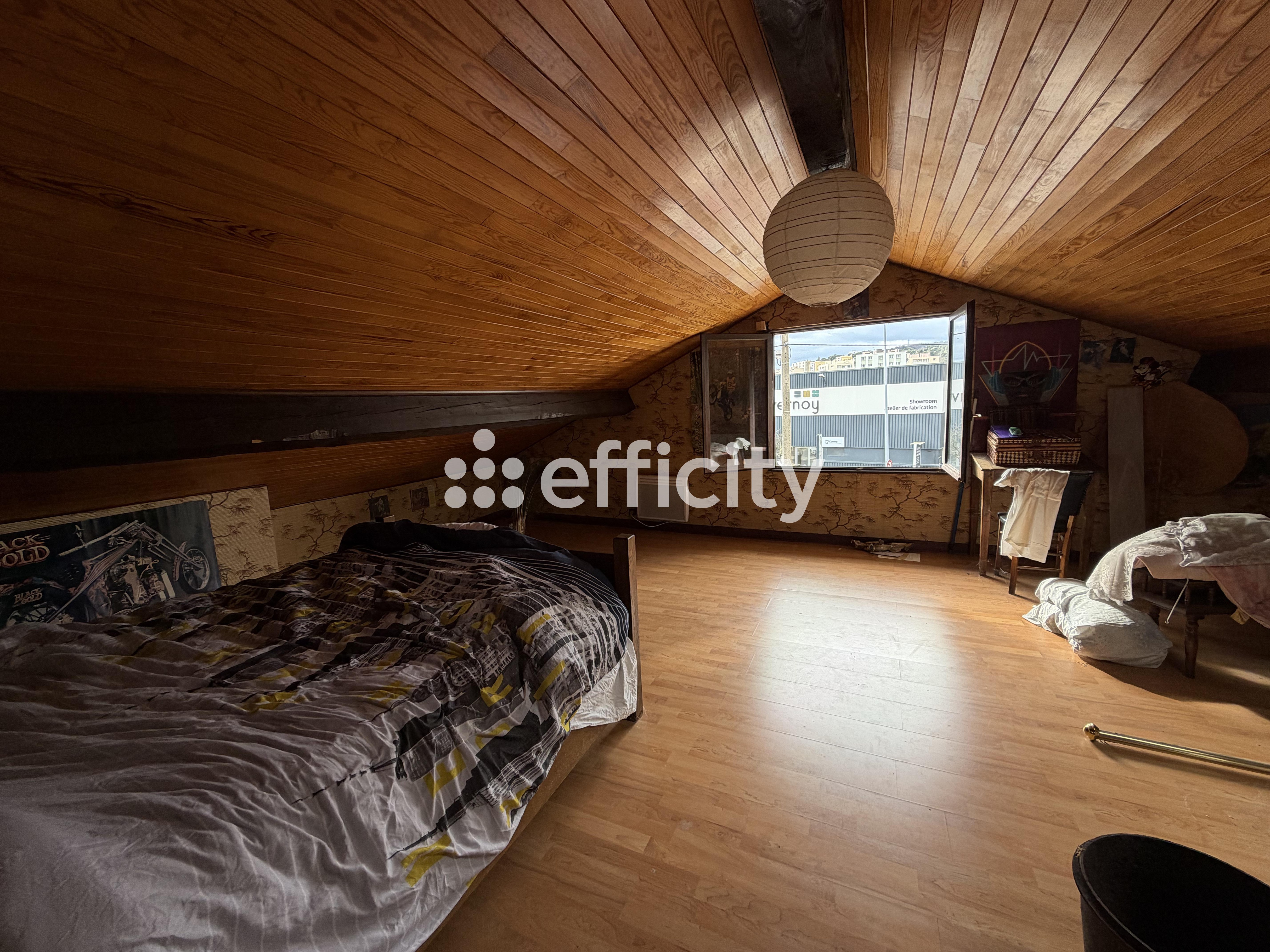 Achat immobilier Maison 10 pièces  200m2 à Saint-Priest-en-Jarez (42270) - Photo n°11