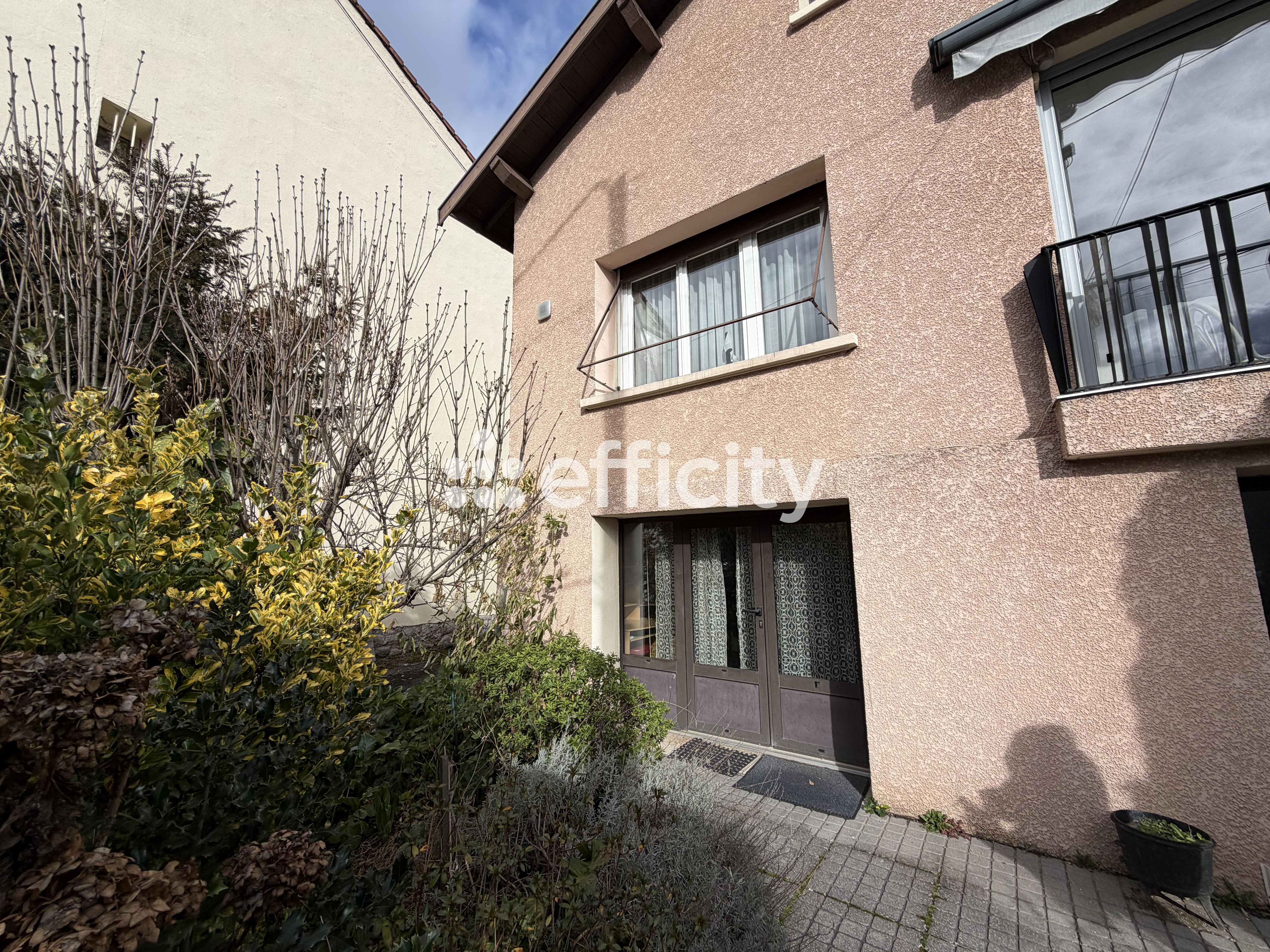 Achat immobilier Maison 10 pièces  200m2 à Saint-Priest-en-Jarez (42270) - Photo n°14