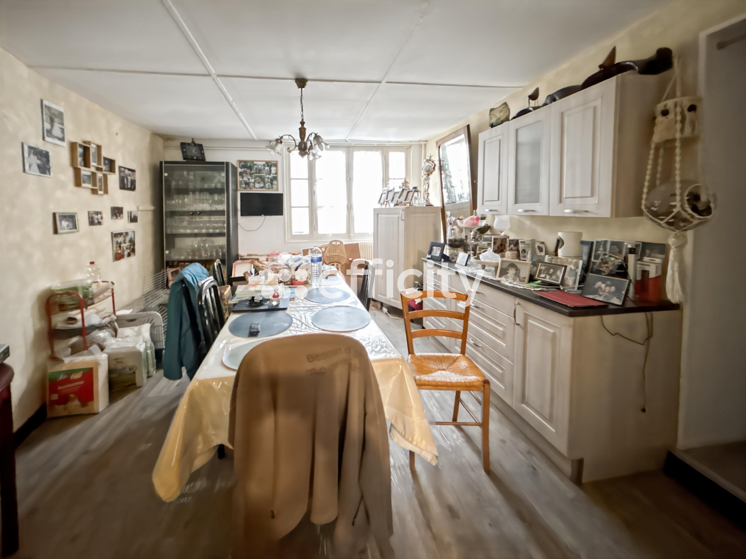 Achat immobilier Immeuble 15 pièces  250m2 à Saintes (17100) - Photo n°8