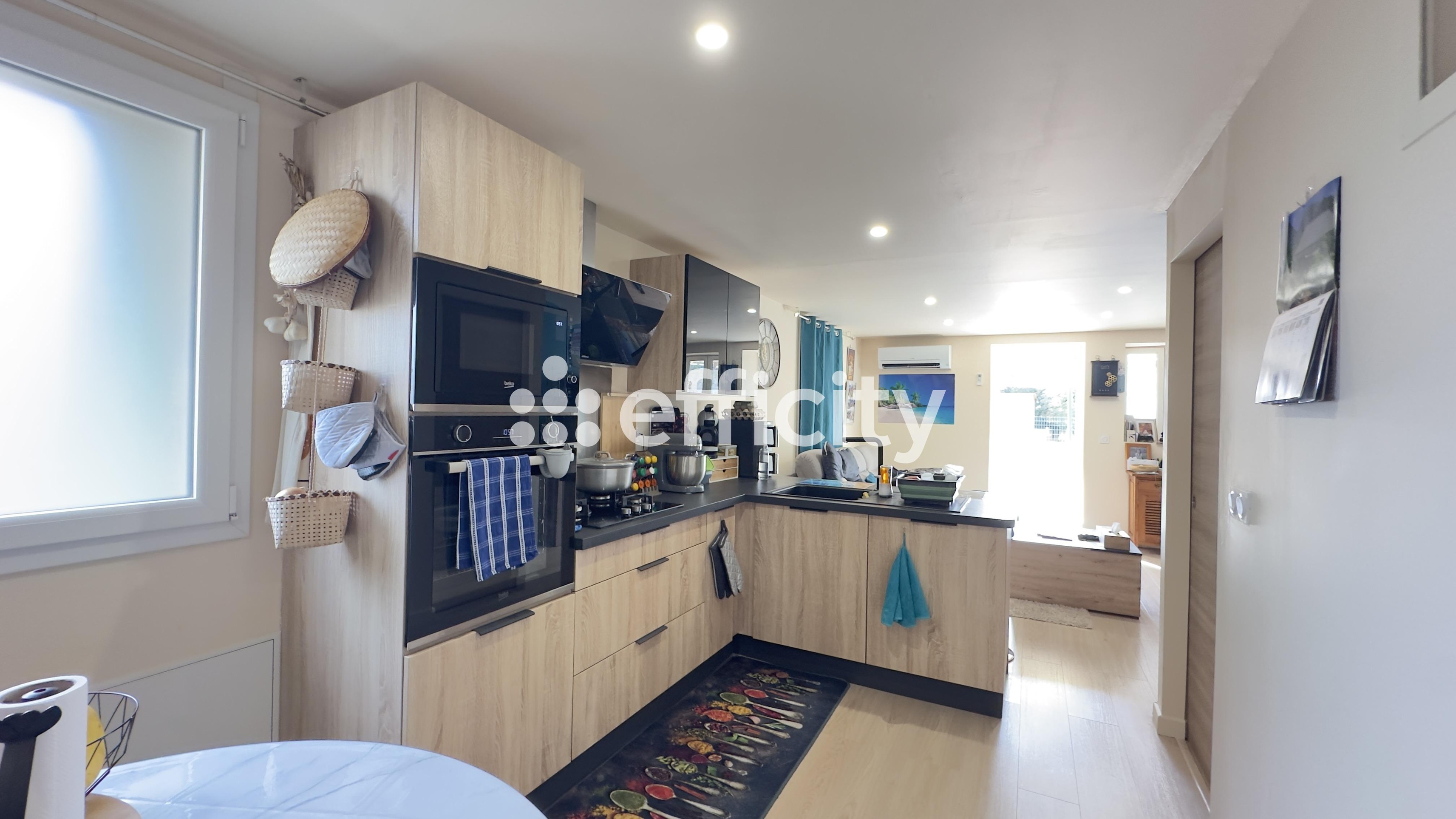 Achat immobilier Maison 8 pièces  205m2 à Pierrelatte (26700) - Photo n°11