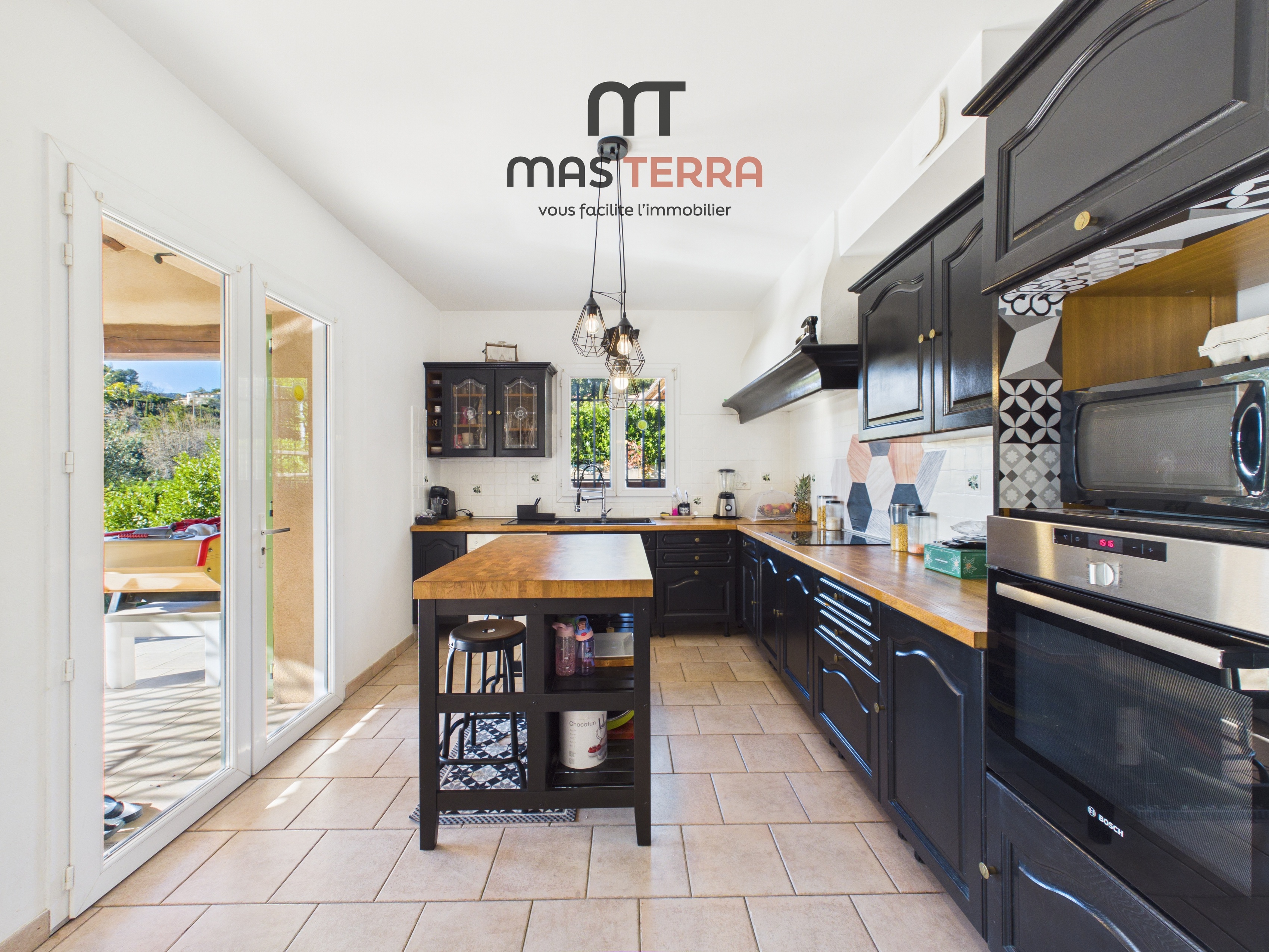 Achat immobilier Maison 9 pièces  223m2 à Châteauneuf-Grasse (06740) - Photo n°7