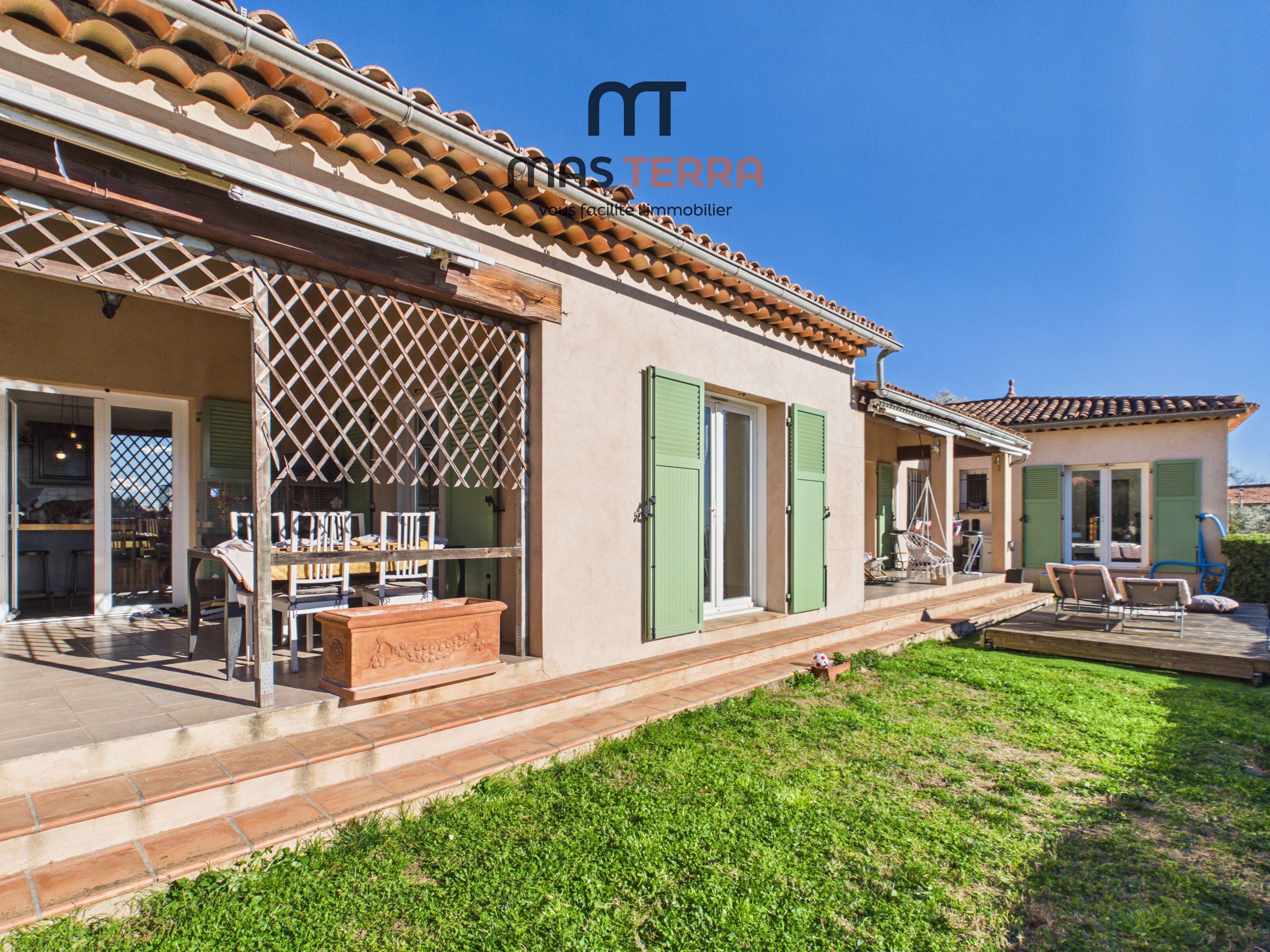 Achat immobilier Maison 9 pièces  223m2 à Châteauneuf-Grasse (06740) - Photo n°11