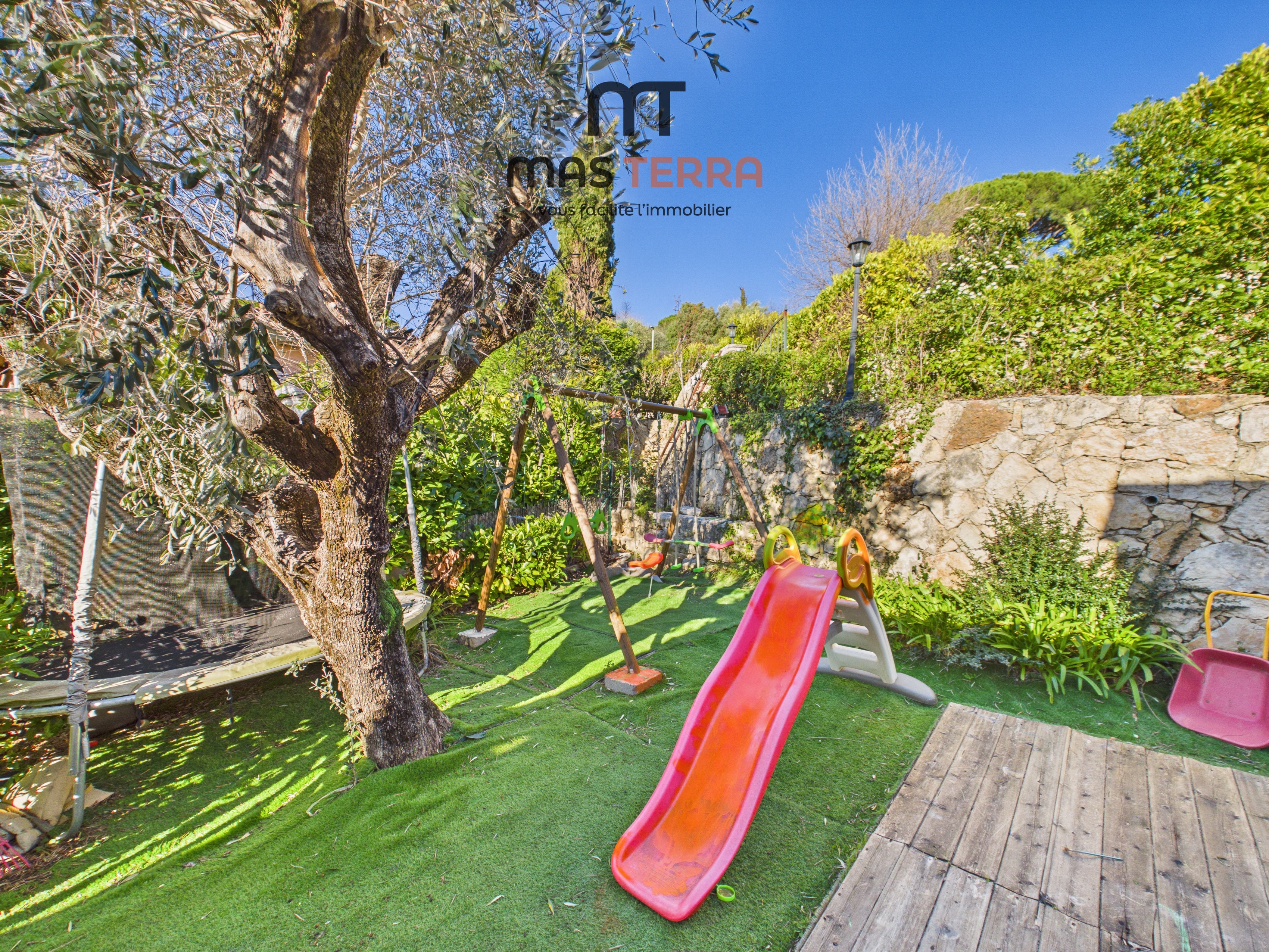 Achat immobilier Maison 9 pièces  223m2 à Châteauneuf-Grasse (06740) - Photo n°14