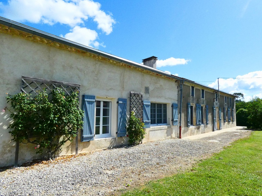 maison 5 pièces - 210m2 à Courpignac (17130)