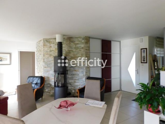 Achat immobilier Maison 4 pièces  108m2 à Montendre (17130) - Photo n°4
