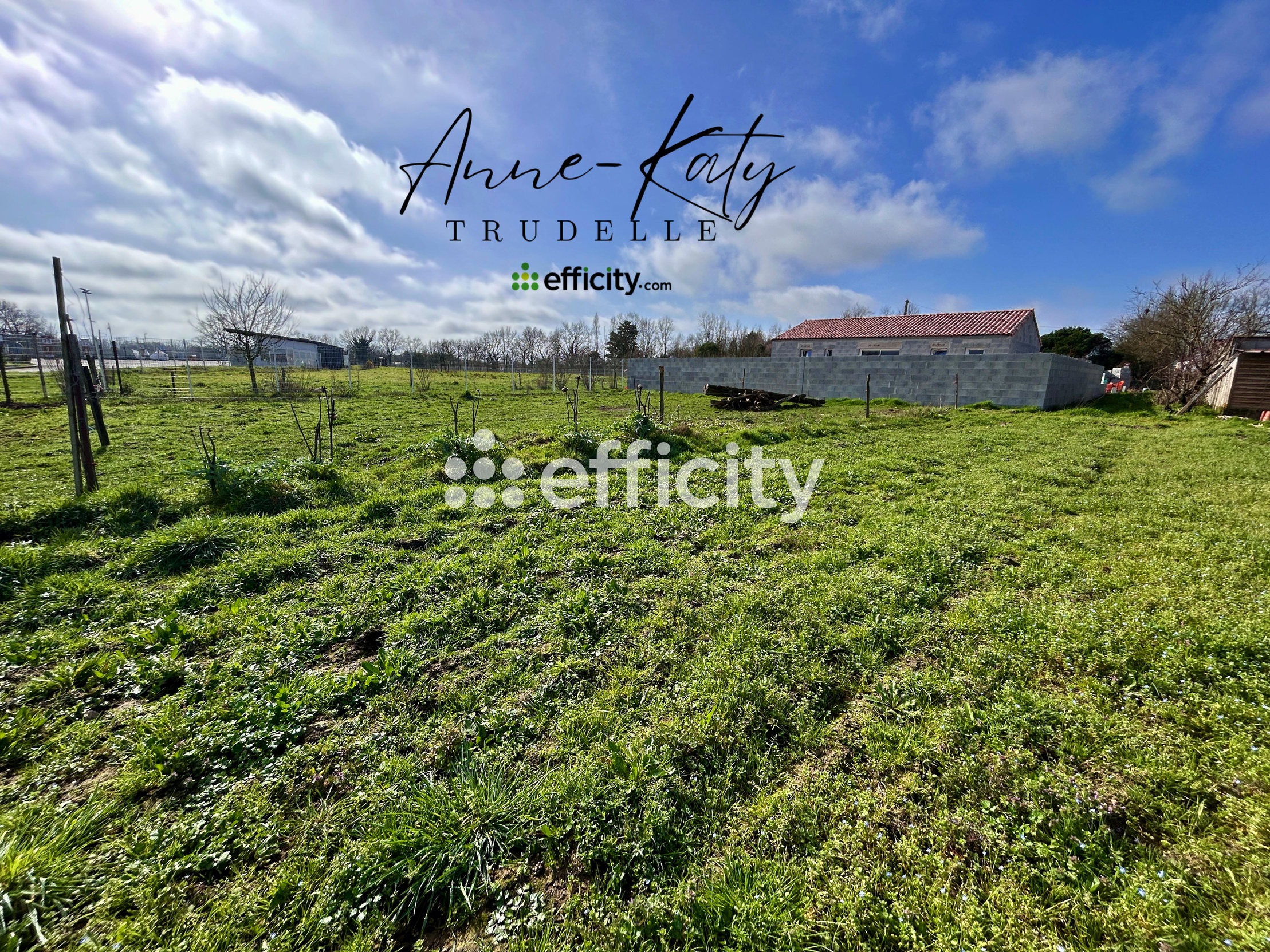 terrain  - 669,0m2 à Les Achards (85150)