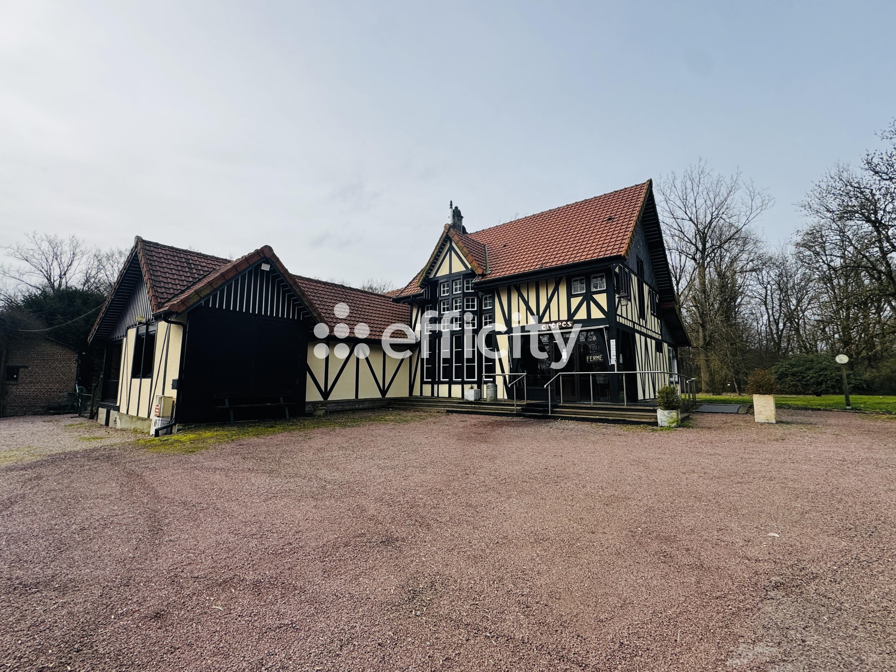 Achat immobilier Immeuble 9 pièces  270m2 à Saint-Quentin (02100) - Photo n°1