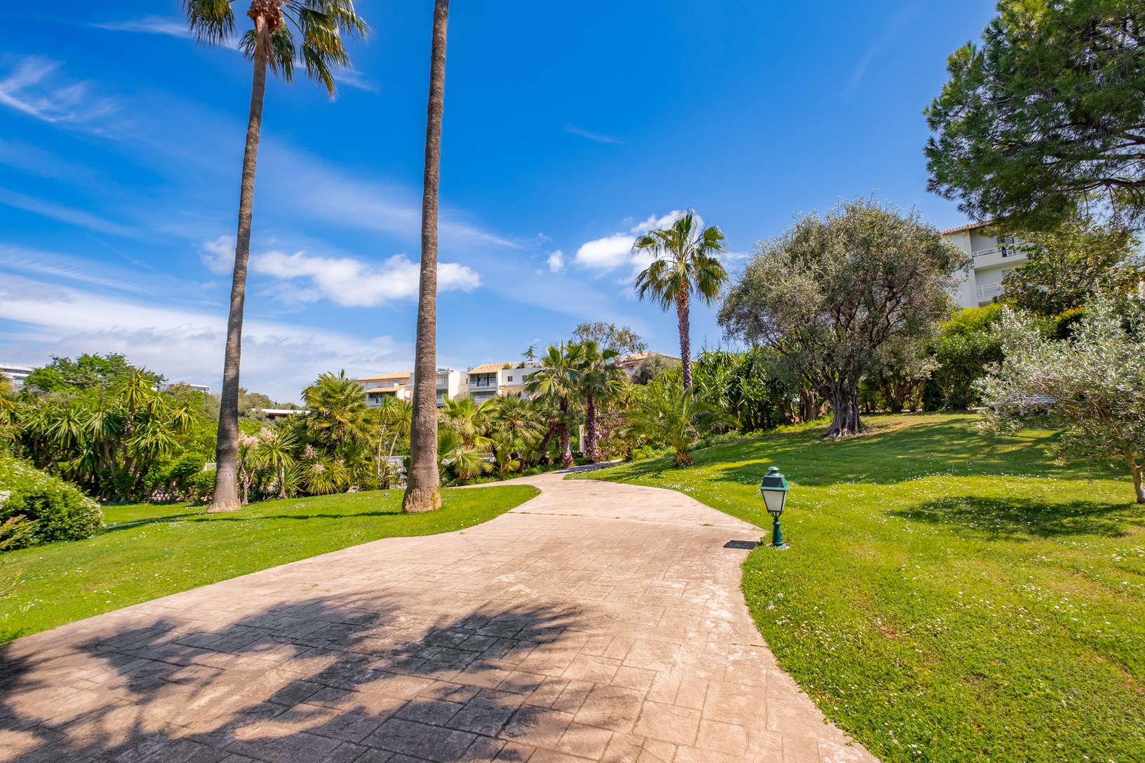 Achat immobilier Appartement 2 pièces  62m2 à Antibes (06600) - Photo n°10