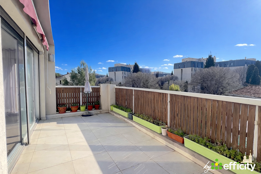 appartement 3 pièces - 105m2 à Marseille (13009)