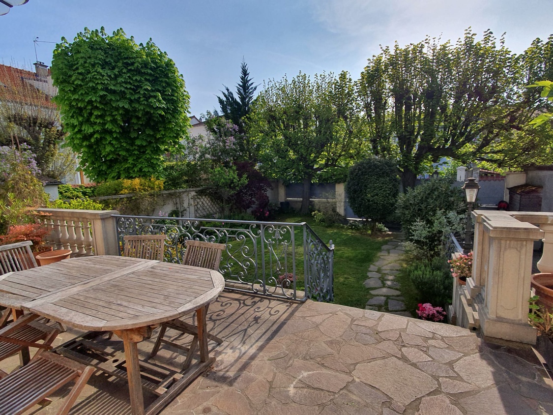 maison 9 pièces - 253m2 à Bois-Colombes (92270)