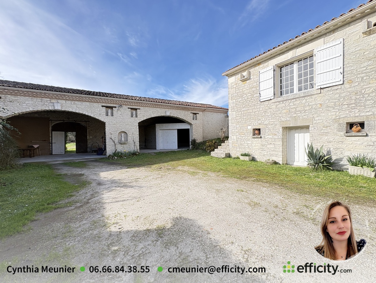 Achat immobilier Maison 7 pièces  222m2 à Ladiville (16120) - Photo n°4