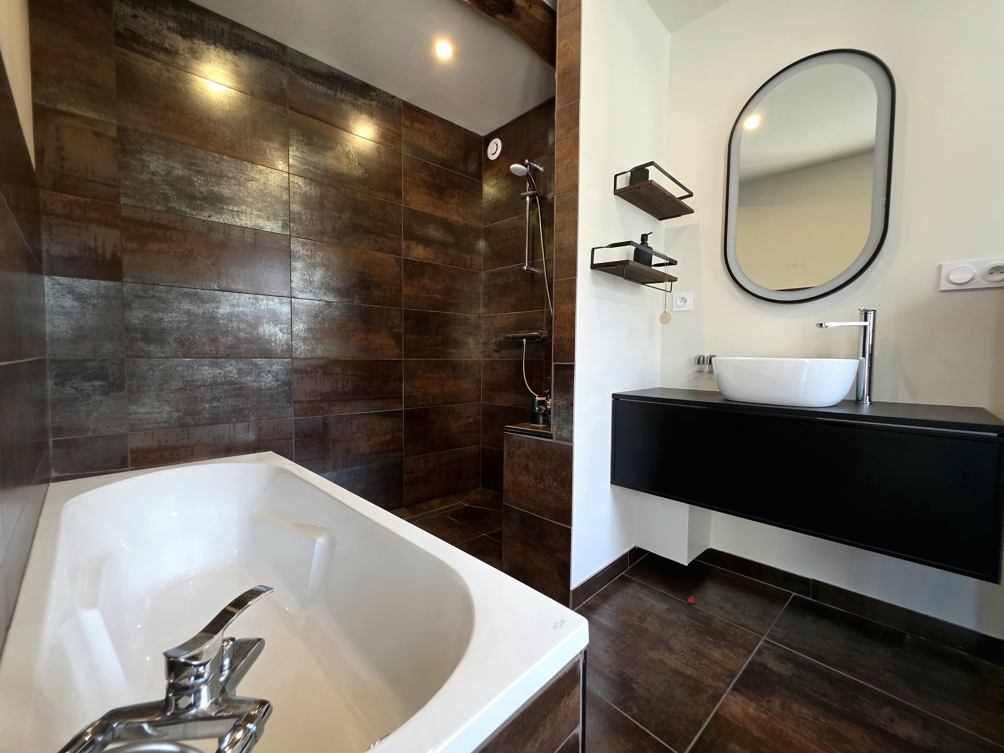 Achat immobilier Maison 6 pièces  180m2 à Saint-Martin-Lestra (42110) - Photo n°4