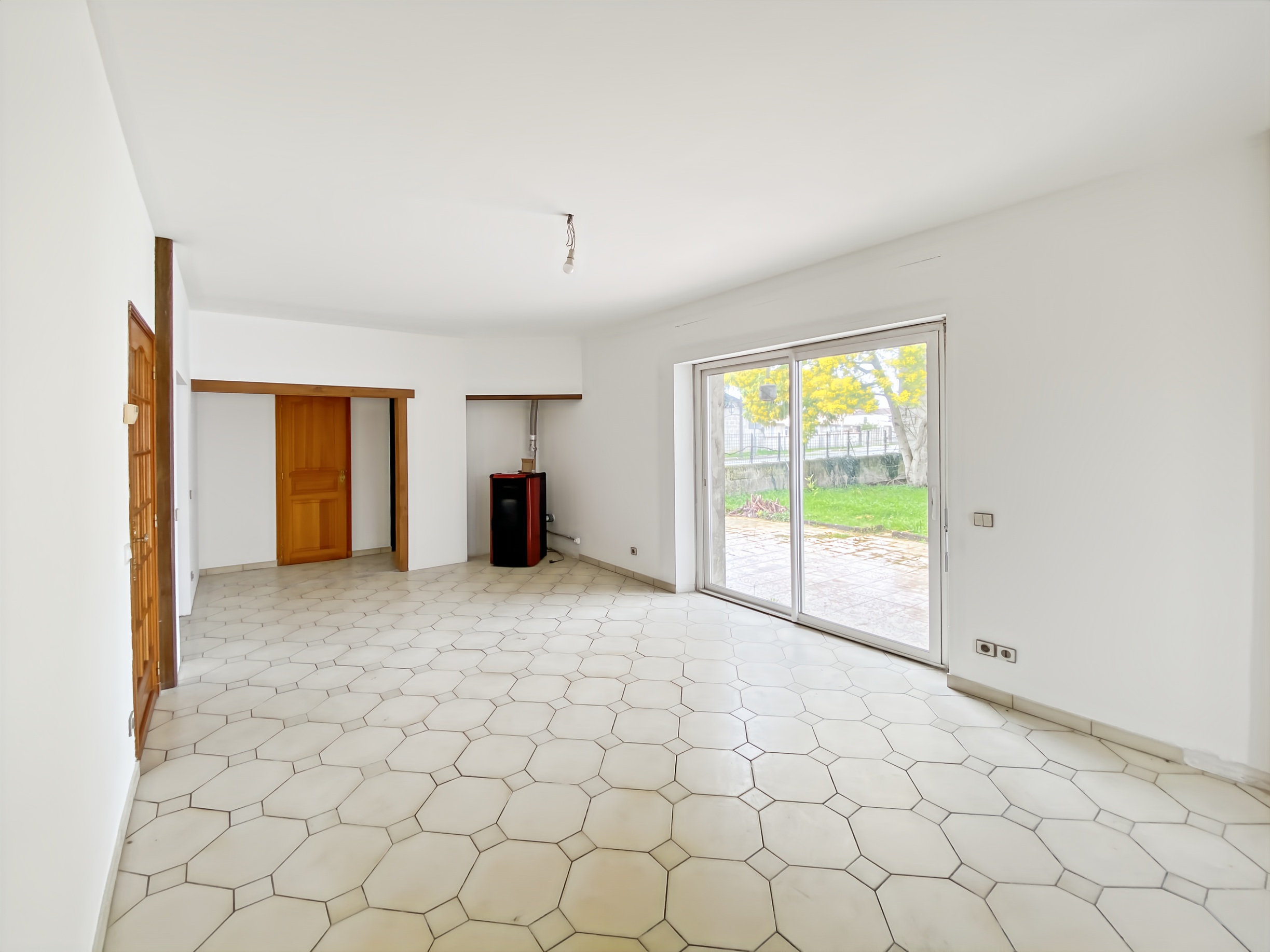 Achat immobilier Maison 6 pièces  139m2 à Montendre (17130) - Photo n°1