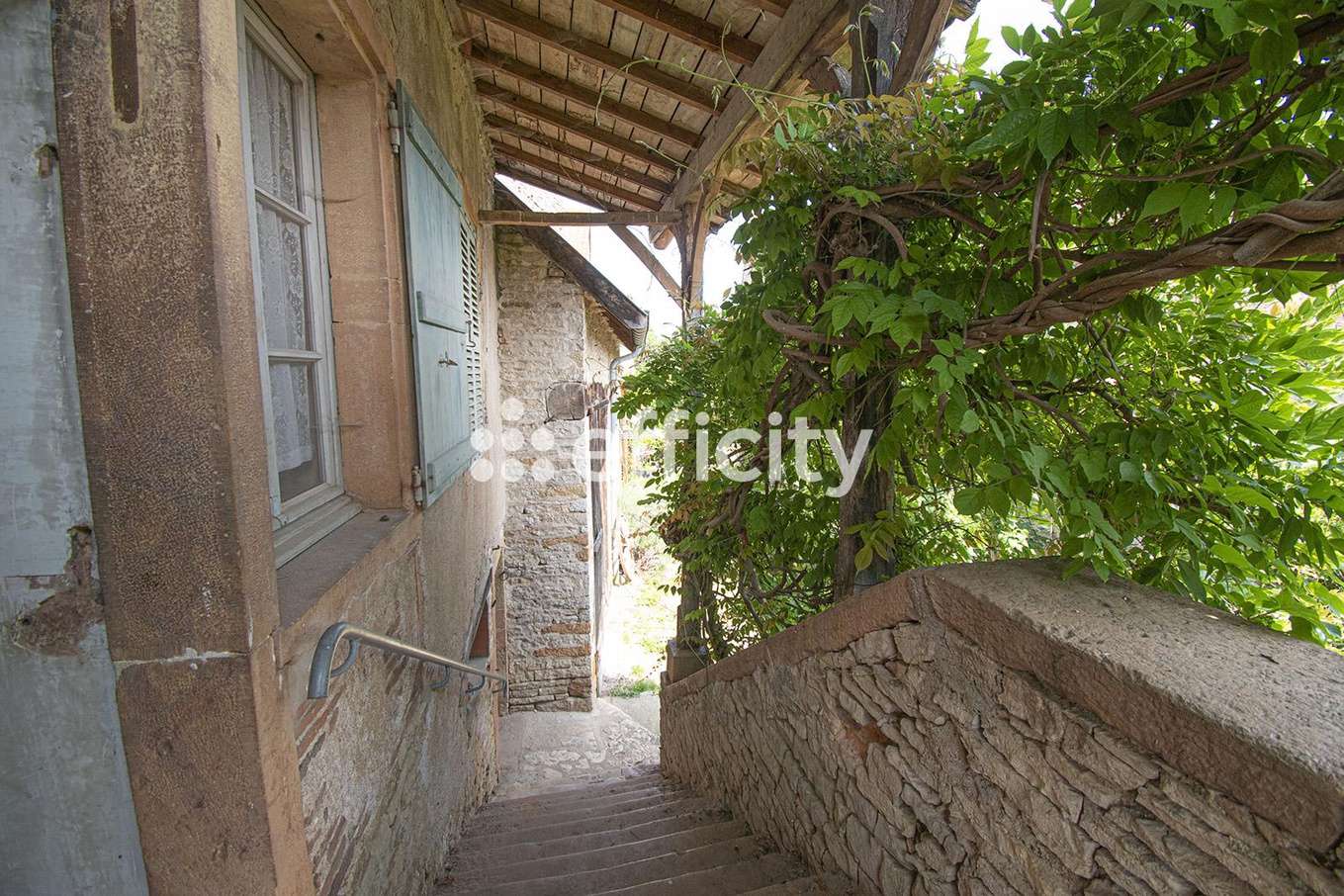 Achat immobilier Maison 7 pièces  175m2 à Cormatin (71460) - Photo n°1