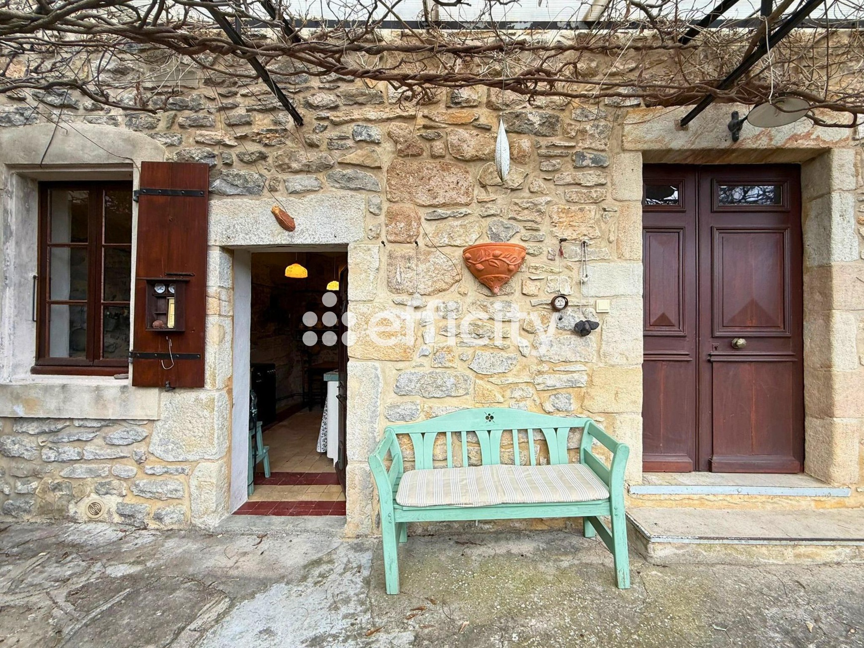 Achat immobilier Maison 5 pièces  73m2 à Vesseaux (07200) - Photo n°1
