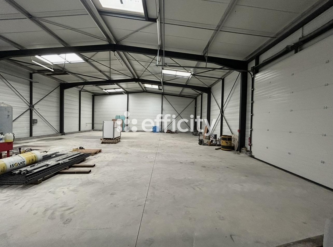 Achat immobilier Local commercial   360m2 à Beurlay (17250) - Photo n°7
