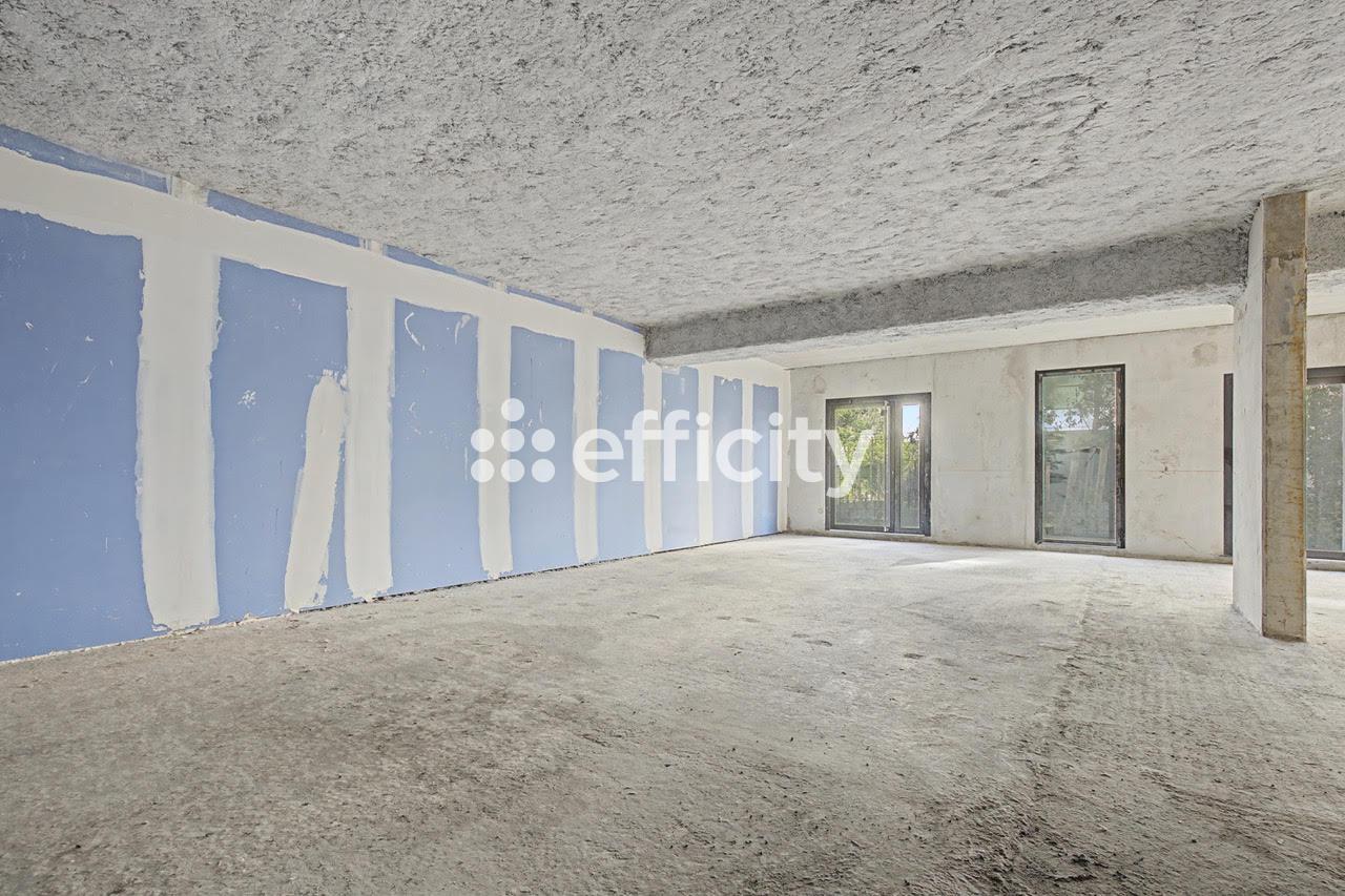 Local commercial 398 m2 avec terrasse - Marseille (13008) Local commercial 398 m2 avec terrasse - Marseille (13008)