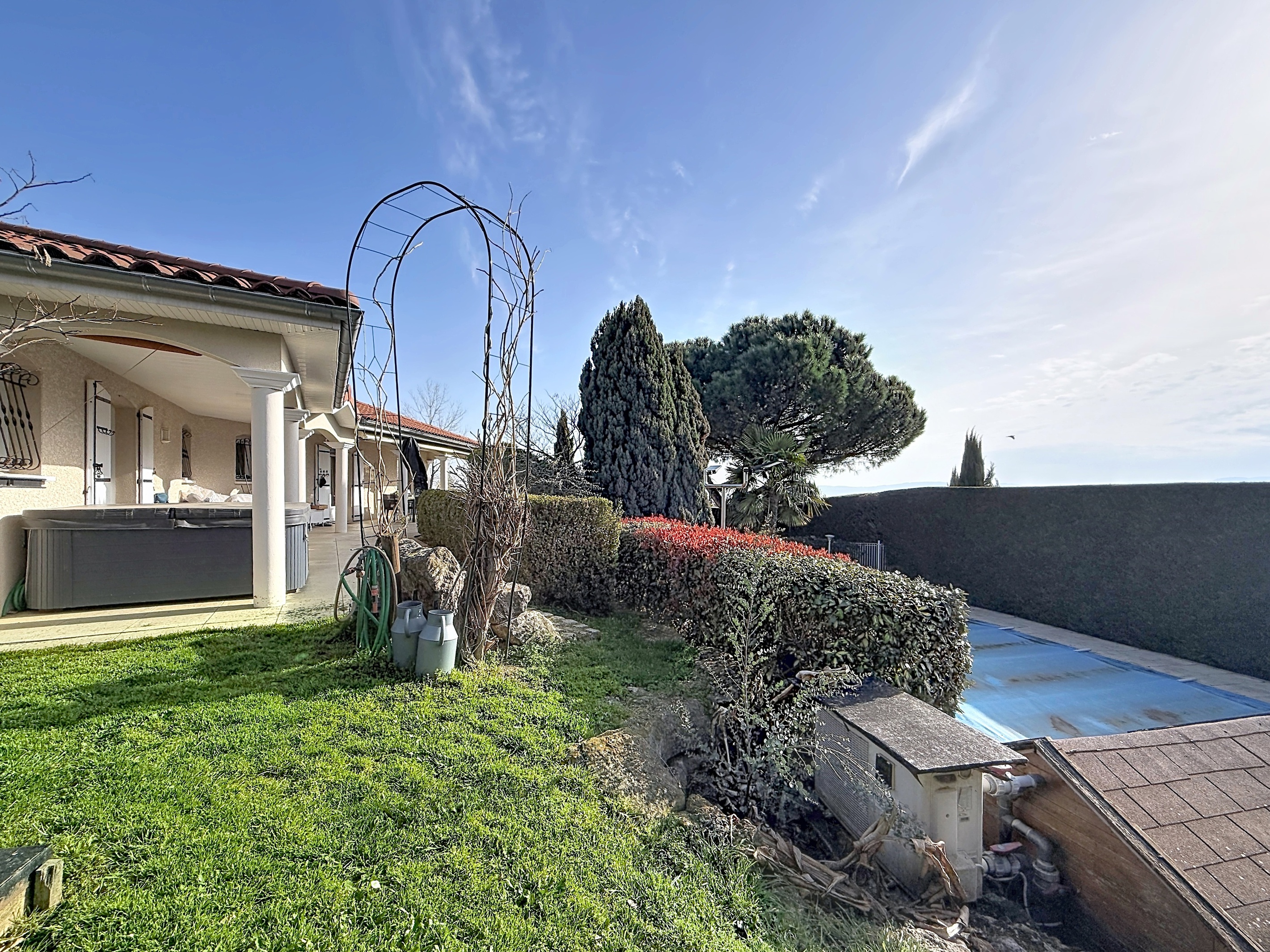 Achat immobilier Maison 5 pièces  310m2 à Saint-Martin-la-Plaine (42800) - Photo n°5