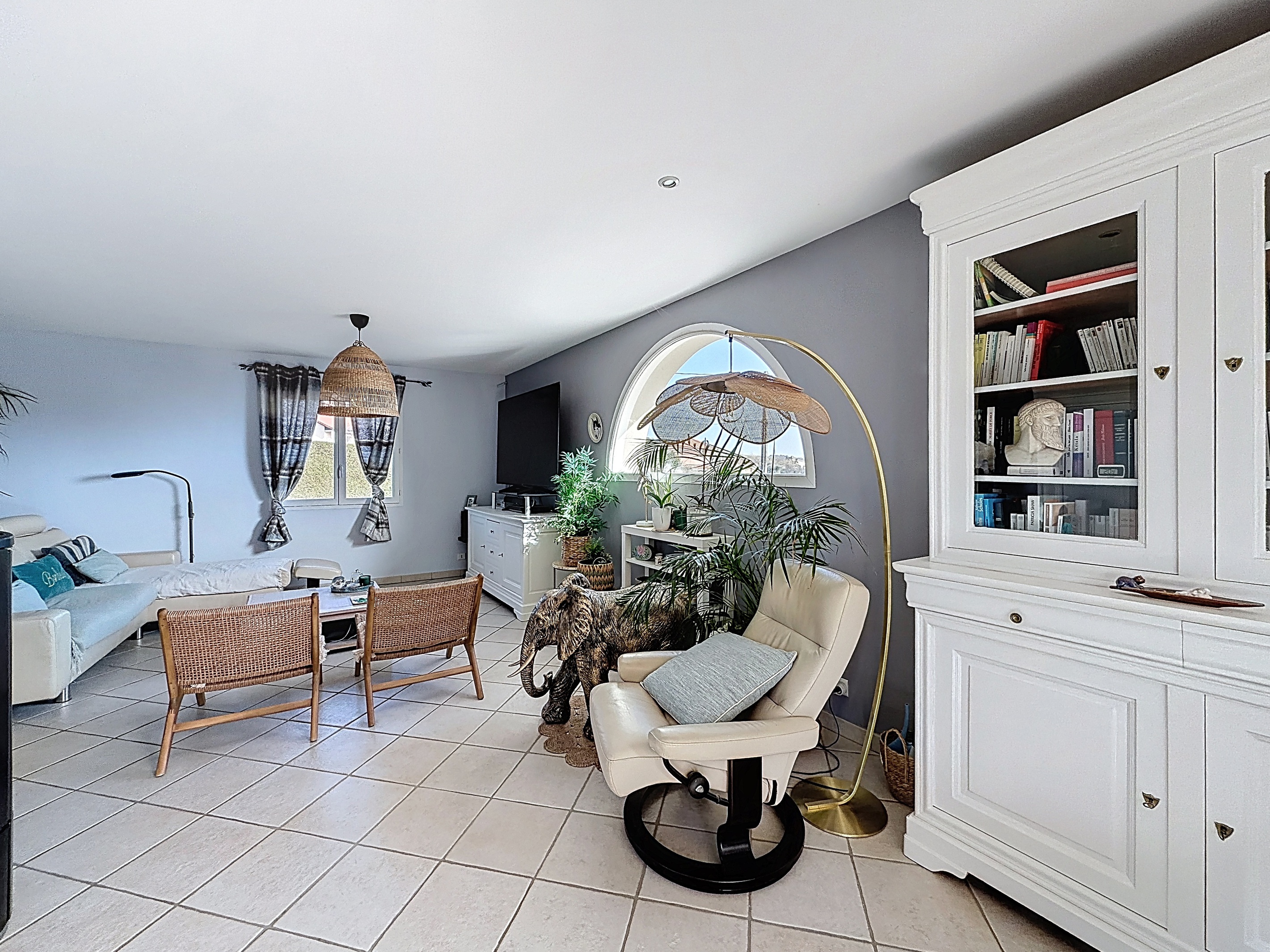 Achat immobilier Maison 5 pièces  310m2 à Saint-Martin-la-Plaine (42800) - Photo n°13