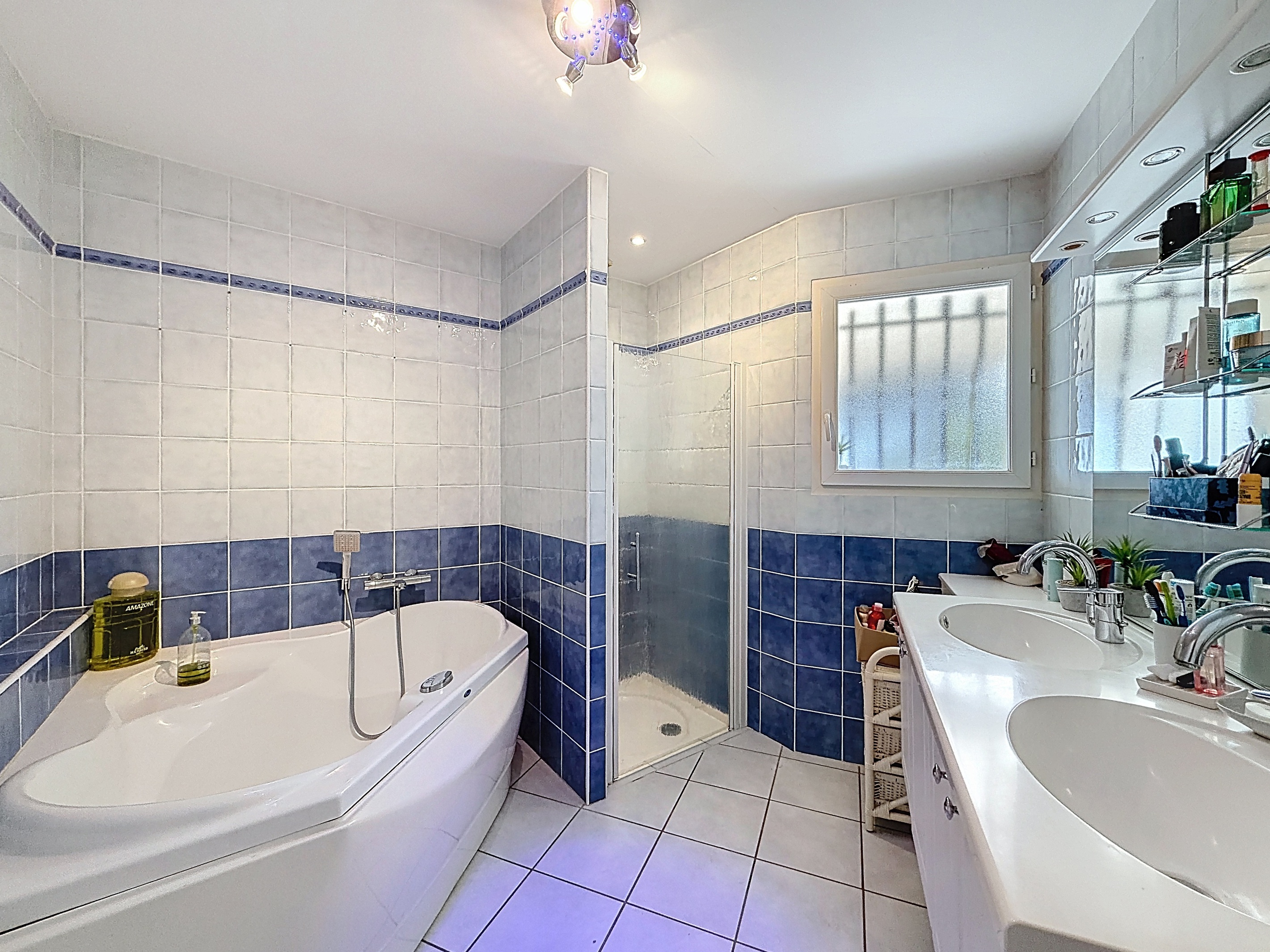 Achat immobilier Maison 5 pièces  310m2 à Saint-Martin-la-Plaine (42800) - Photo n°26