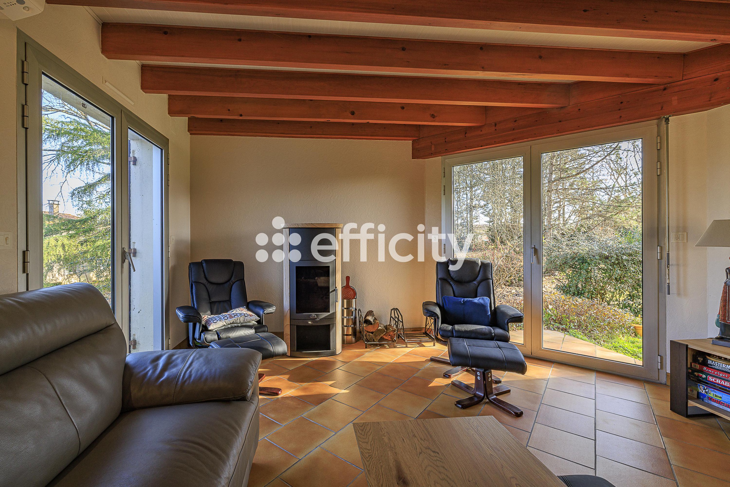 Achat immobilier Maison 8 pièces  172m2 à Saint-Martin-de-Coux (17360) - Photo n°7