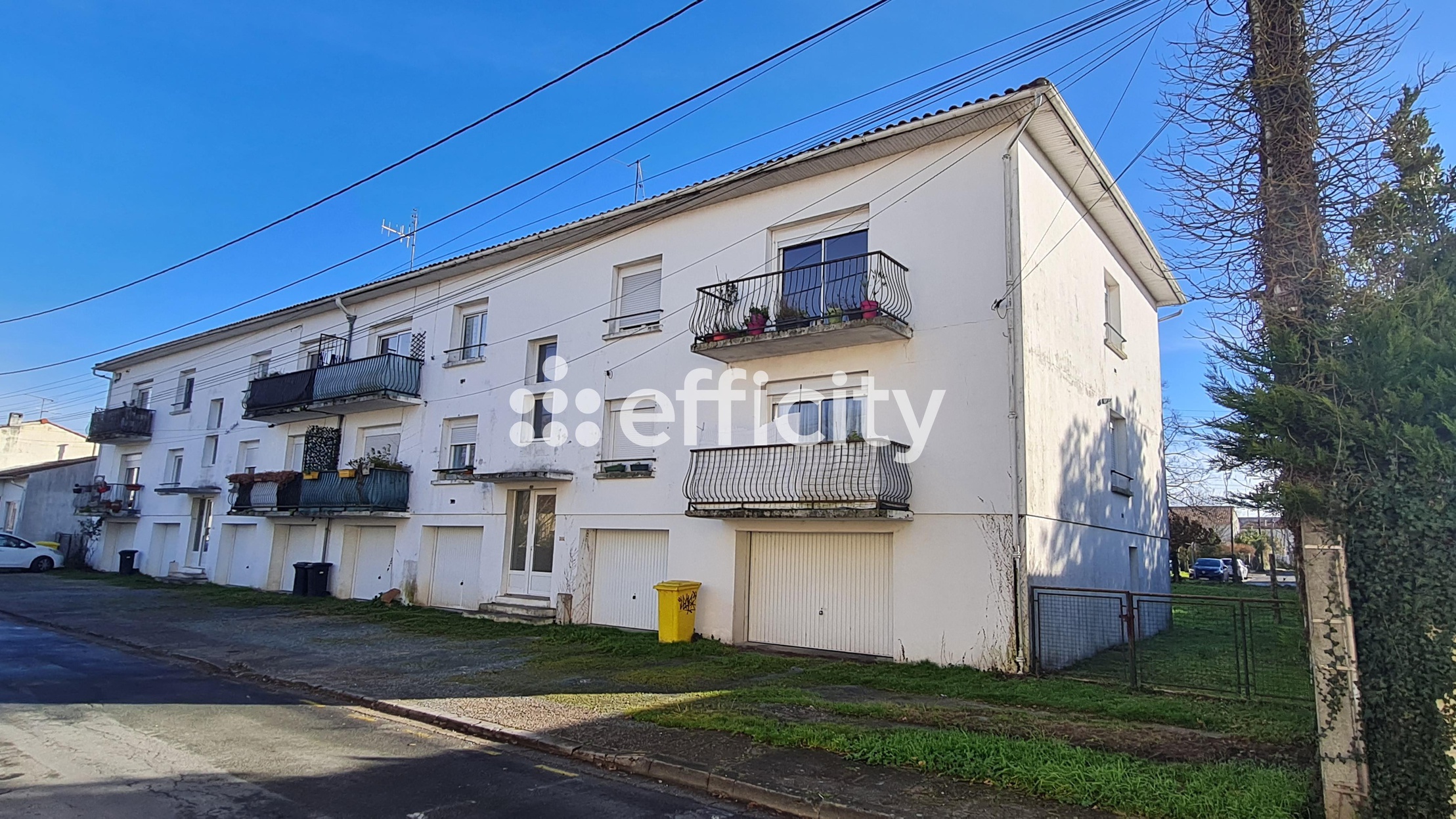 immeuble 28 pièces - 628m2 à Saintes (17100)