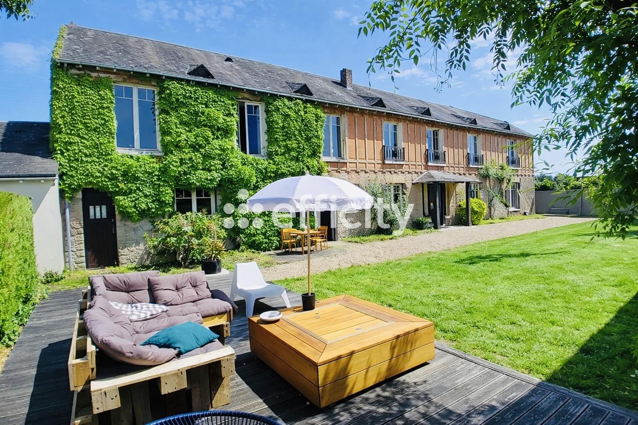 Achat immobilier Maison 10 pièces  246m2 à Savigny-sur-Braye (41360) - Photo n°1