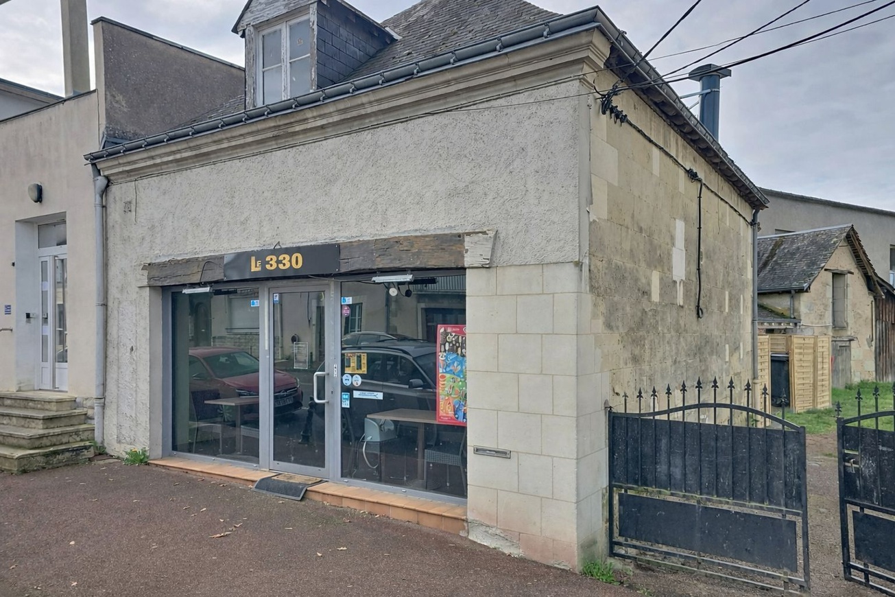 Achat immobilier Local commercial   85m2 à Château-la-Vallière (37330) - Photo n°1