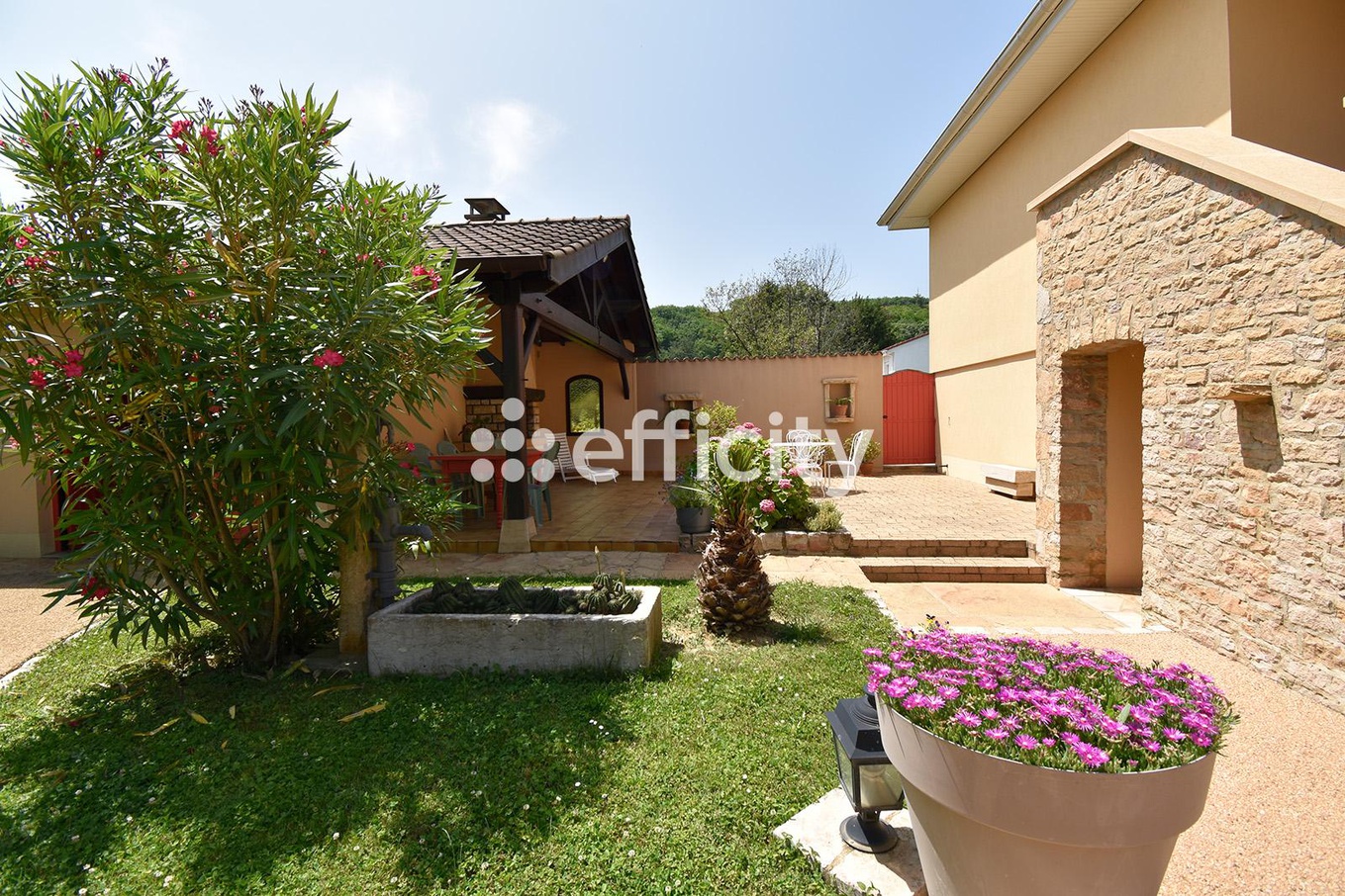 Achat immobilier Maison 8 pièces  171m2 à Sancé (71000) - Photo n°4