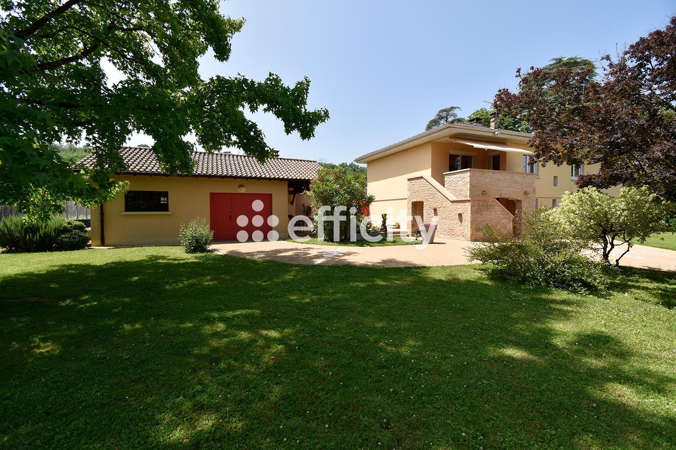 Achat immobilier Maison 8 pièces  171m2 à Sancé (71000) - Photo n°1