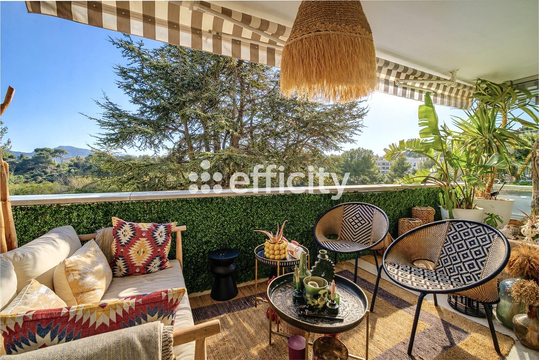 appartement 3 pièces - 110,0m2 à Marseille (13008)