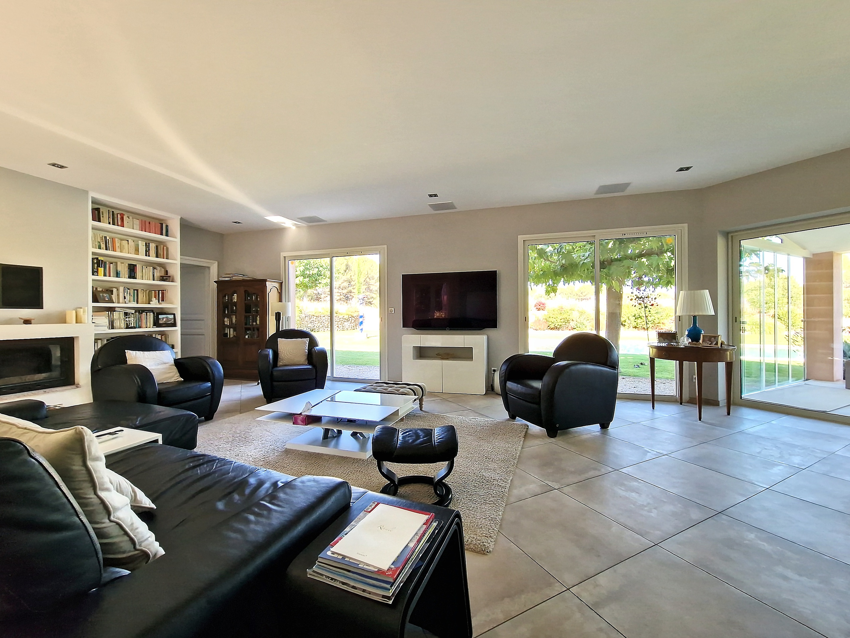 Achat immobilier Maison 9 pièces  202m2 à Peynier (13790) - Photo n°4