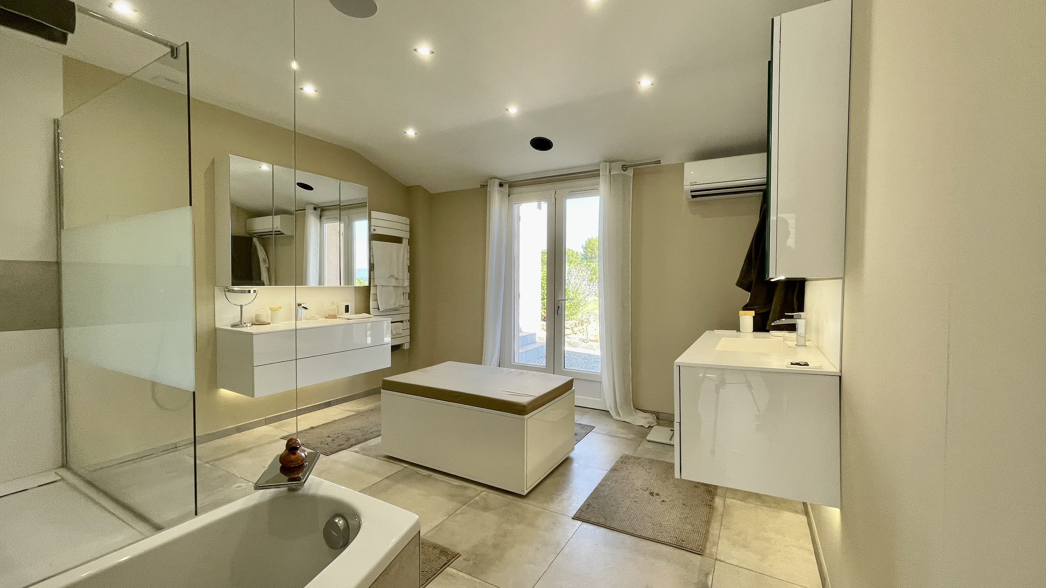 Achat immobilier Maison 9 pièces  202m2 à Peynier (13790) - Photo n°9