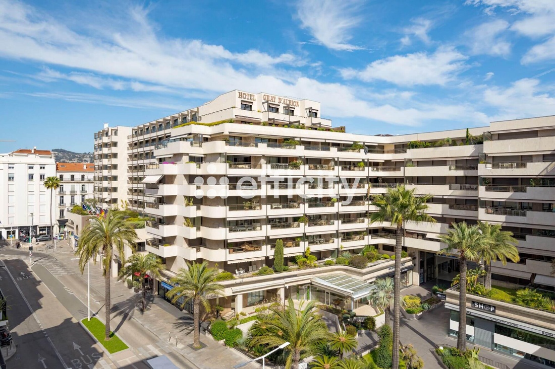 appartement 2 pièces - 60m2 à Cannes (06400)