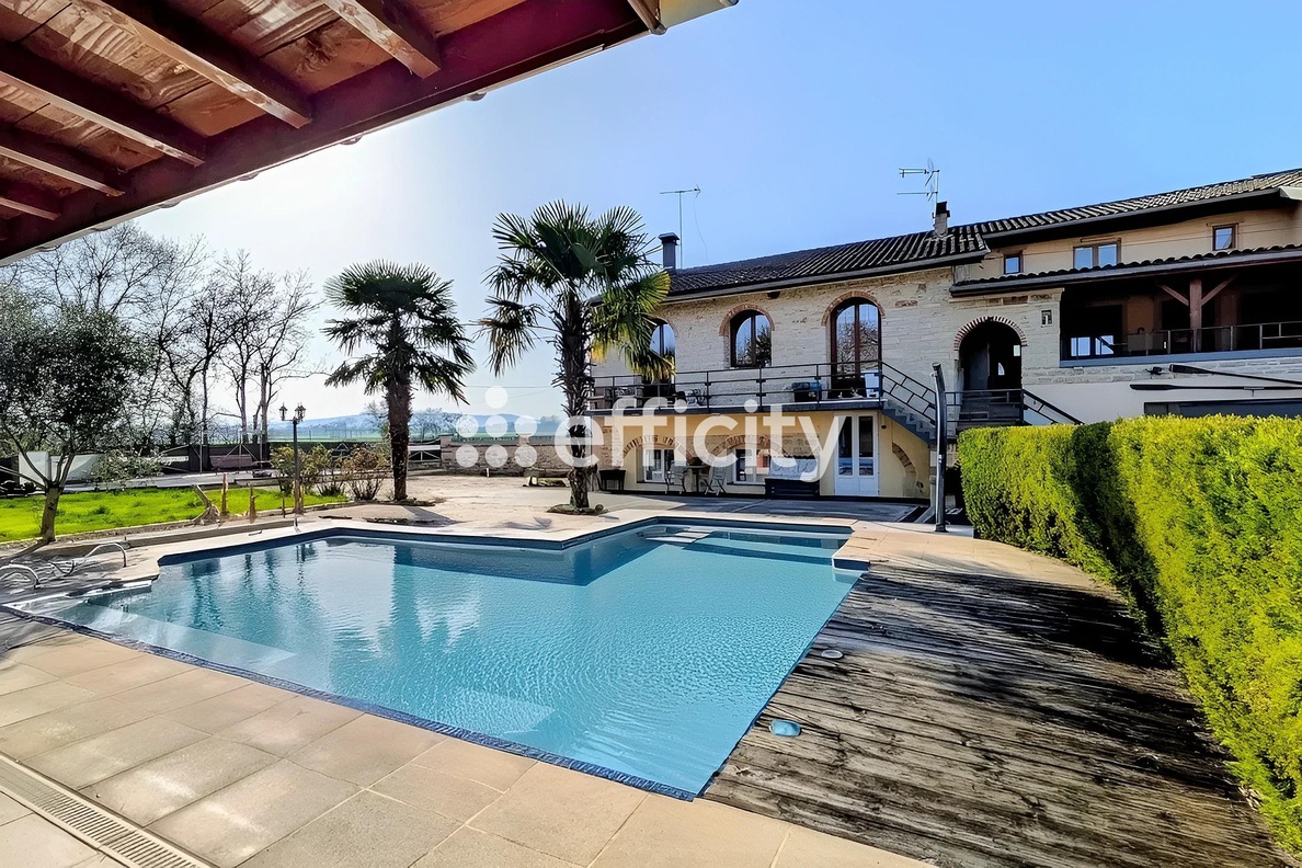 maison 8 pièces - 413m2 à Uchizy (71700)