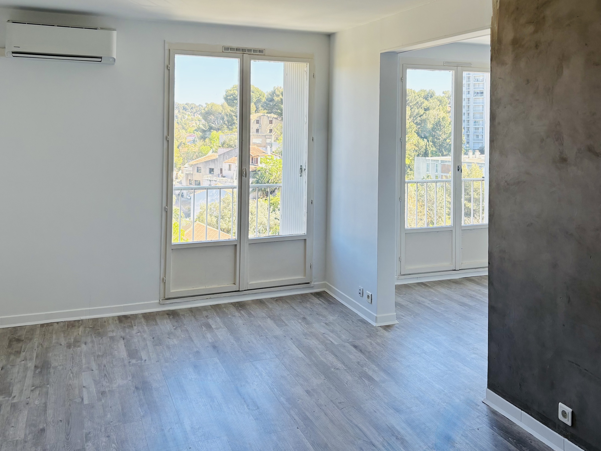 appartement 3 pièces - 76,8m2 à Marseille (13013)