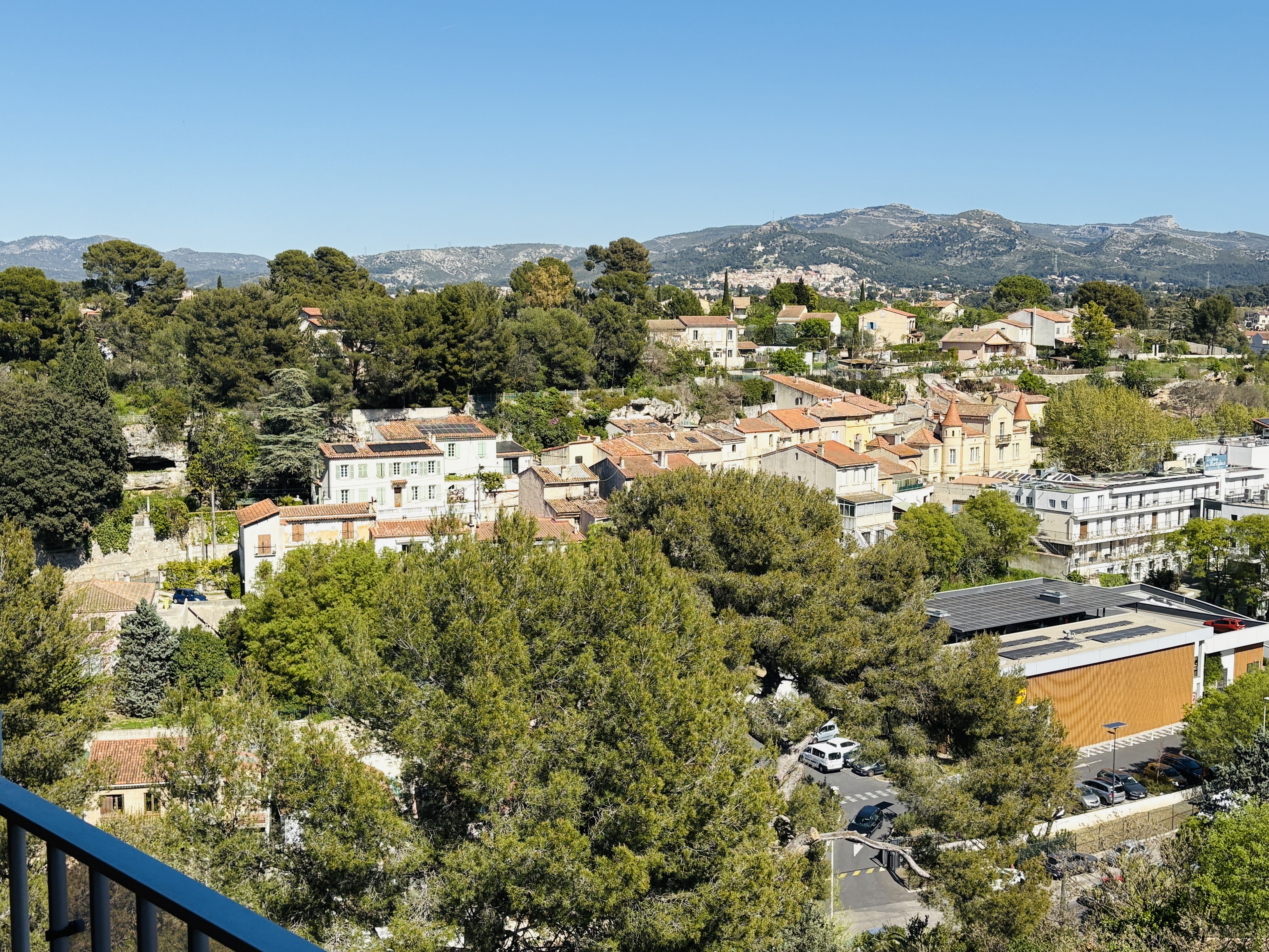 appartement 3 pièces - 76,8m2 à Marseille (13013)